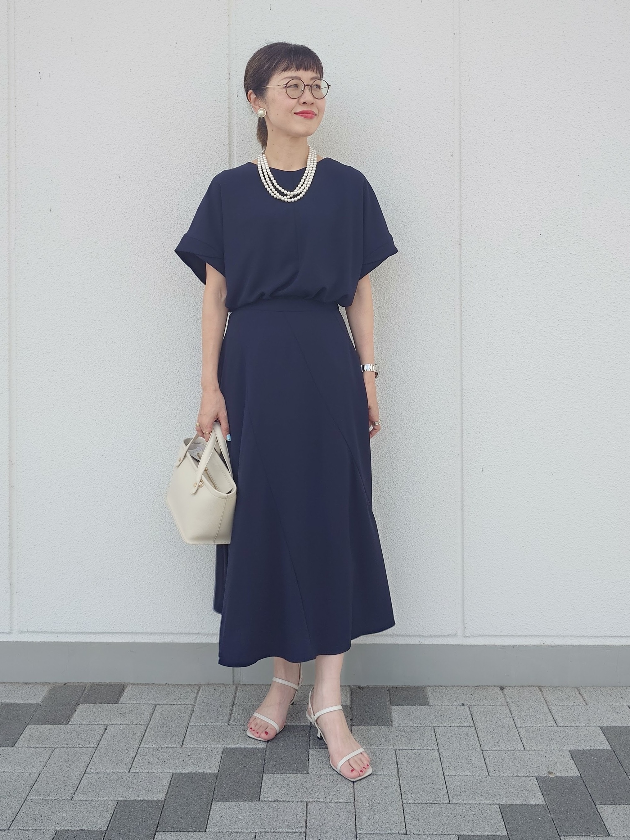 MUTSUKOさんの「UNTITLED｜【前後2WAY/はっ水/セットアップ可】リラクシーフレンチスリーブブラウス」を使ったコーディネート
