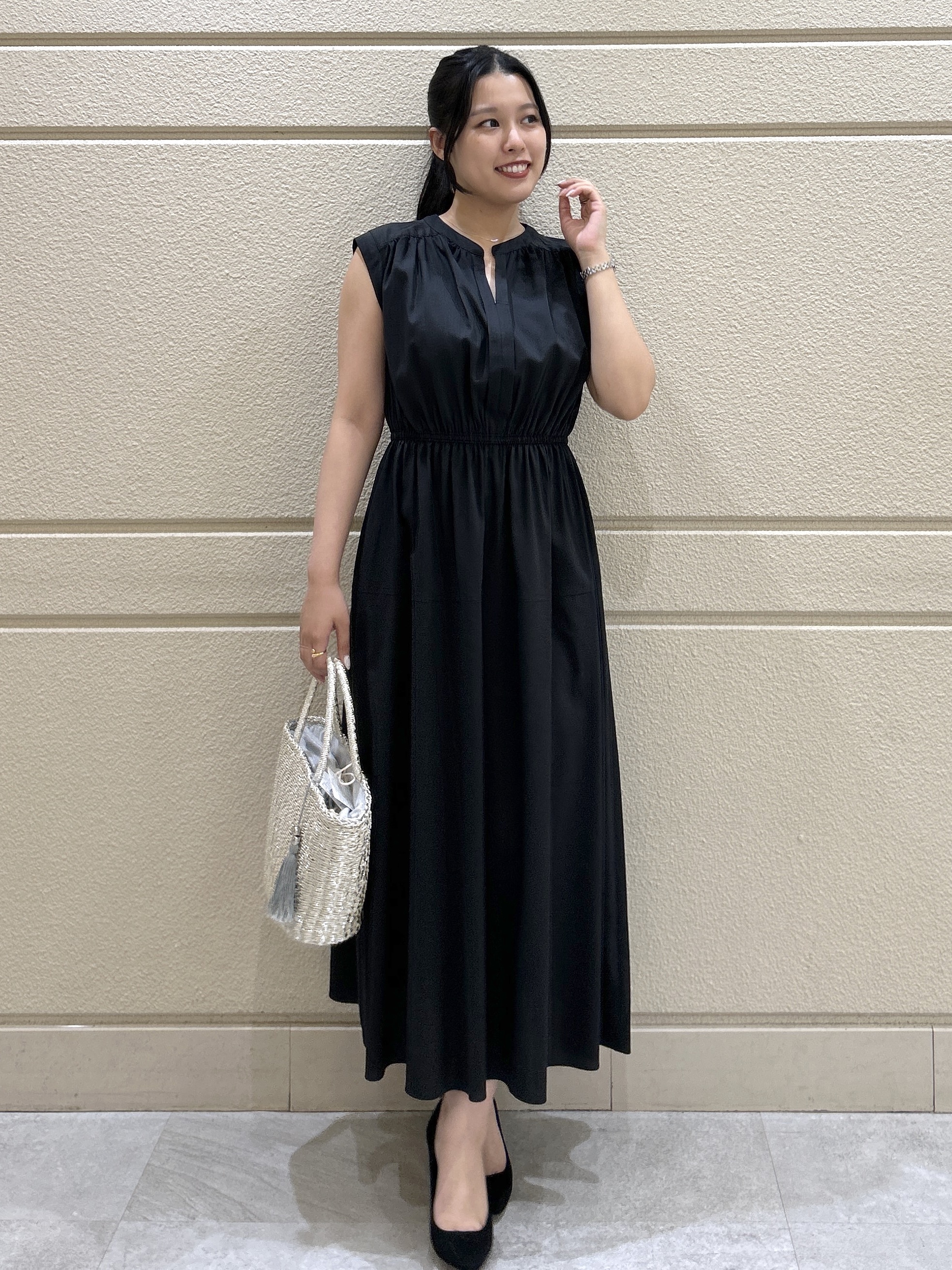 Momokaさんの「COUP DE CHANCE｜【洗える/涼しい】スタンドカラーワンピース」を使ったコーディネート