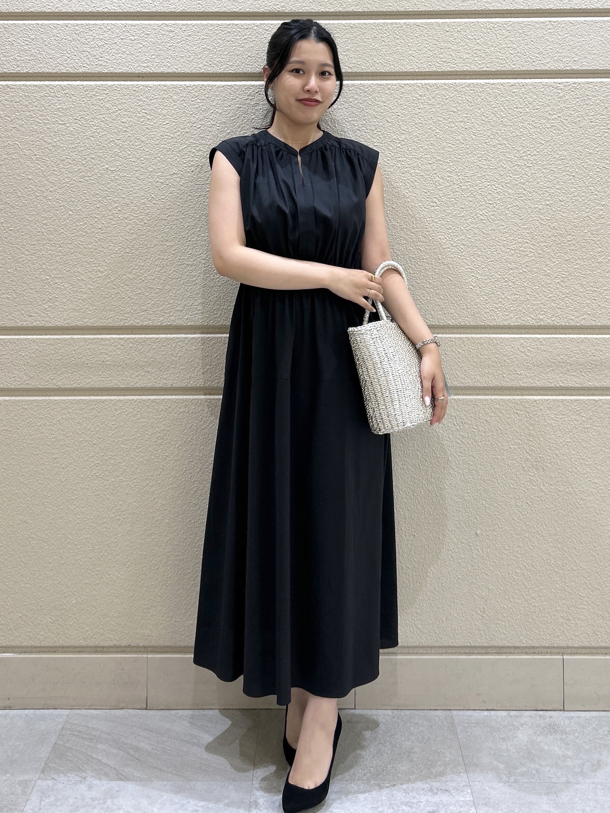 Momokaさんの「COUP DE CHANCE｜【洗える/涼しい】スタンドカラーワンピース」を使ったコーディネート