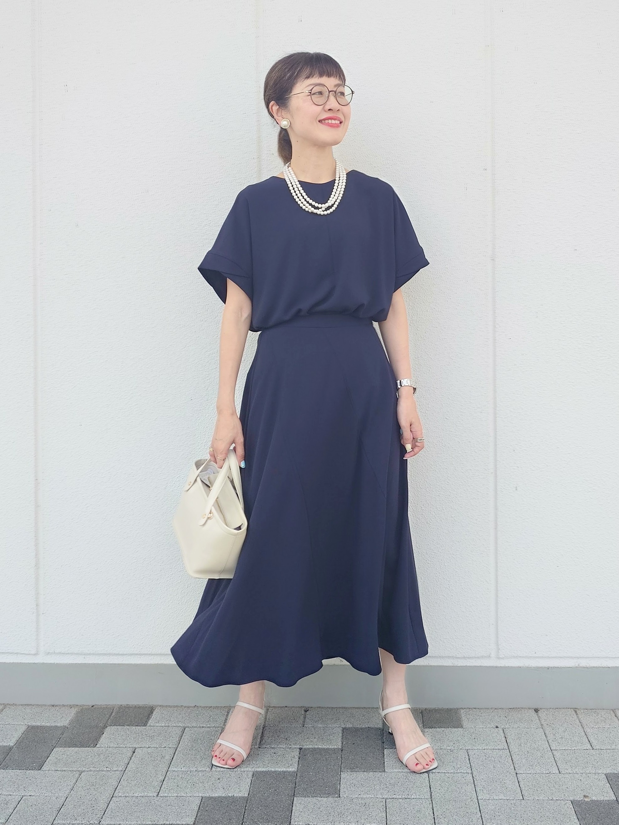 MUTSUKOさんの「UNTITLED｜【前後2WAY/はっ水/セットアップ可】リラクシーフレンチスリーブブラウス」を使ったコーディネート