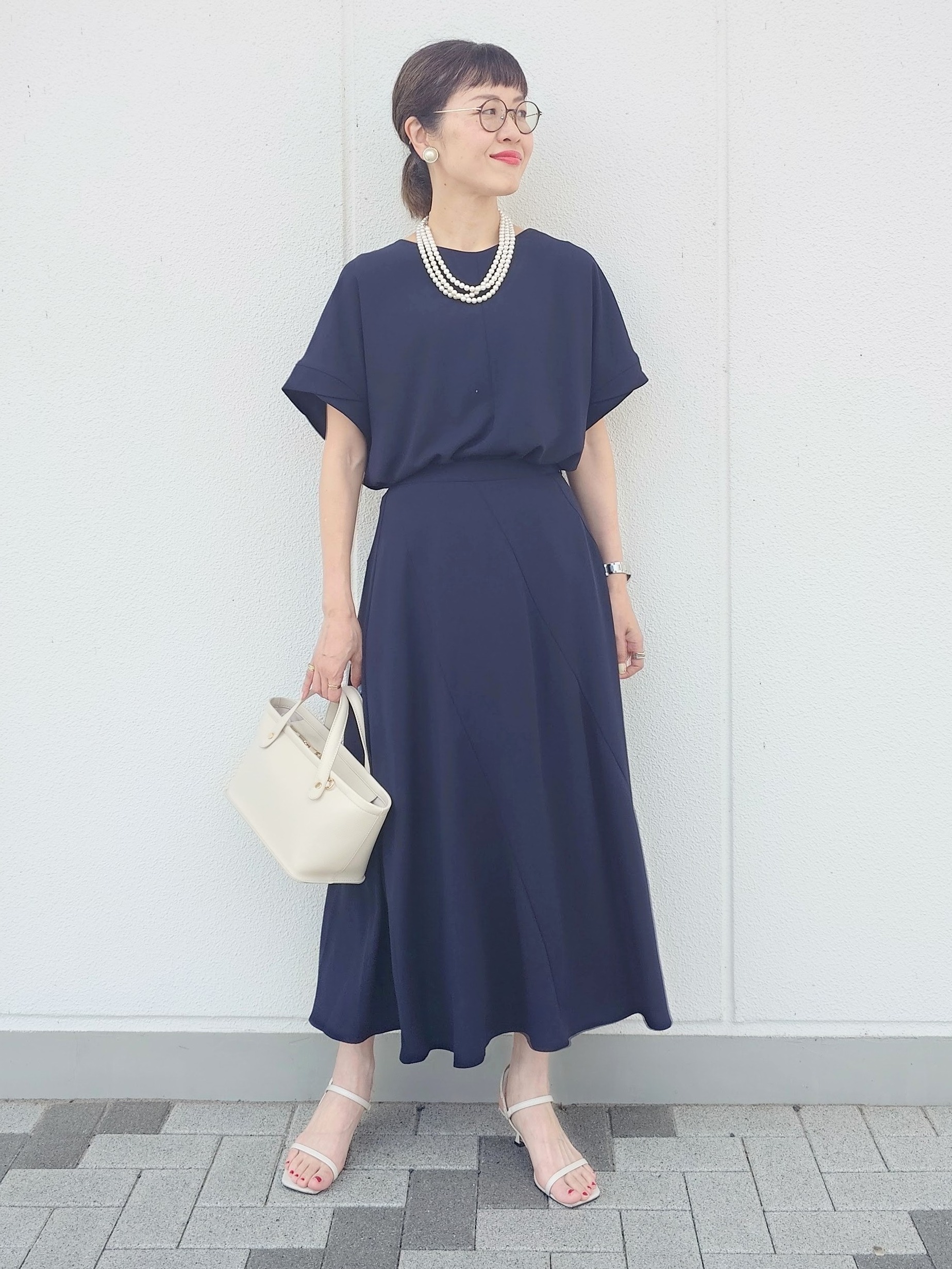 MUTSUKOさんの「UNTITLED｜【前後2WAY/はっ水/セットアップ可】リラクシーフレンチスリーブブラウス」を使ったコーディネート