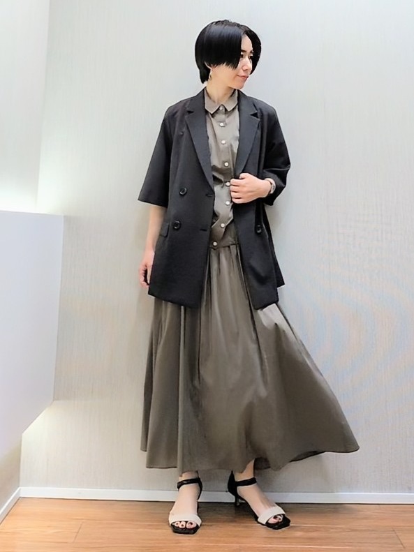ミズタさんの「UNTITLED｜【シワになりにくい/セットアップ可/接触冷感】ハーフスリーブジャケット」を使ったコーディネート