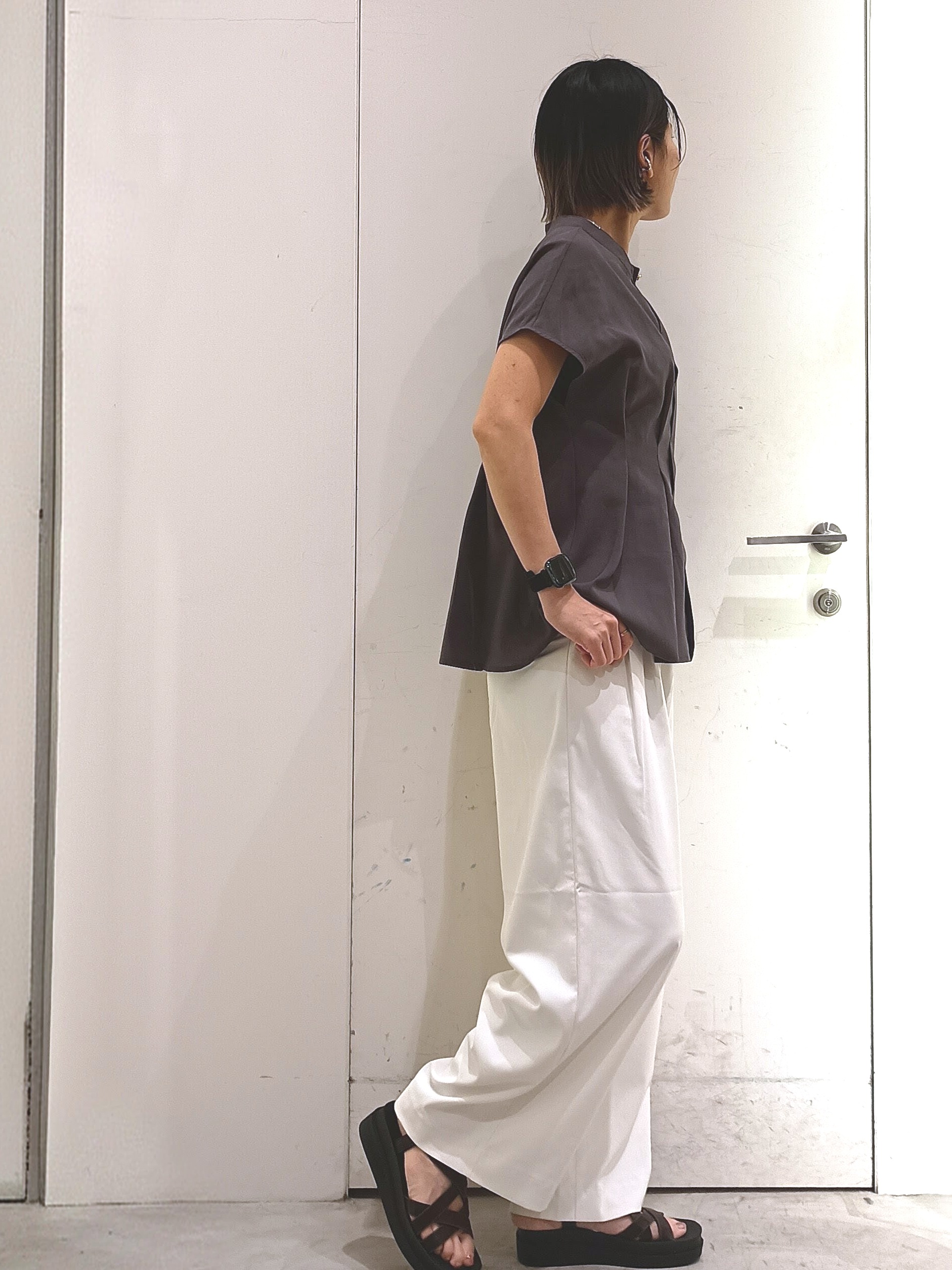 shinkoさんの「OPAQUE.CLIP｜【接触冷感／吸水速乾】リネンライク タックフレンチスリーブブラウス《洗濯機OK》」を使ったコーディネート