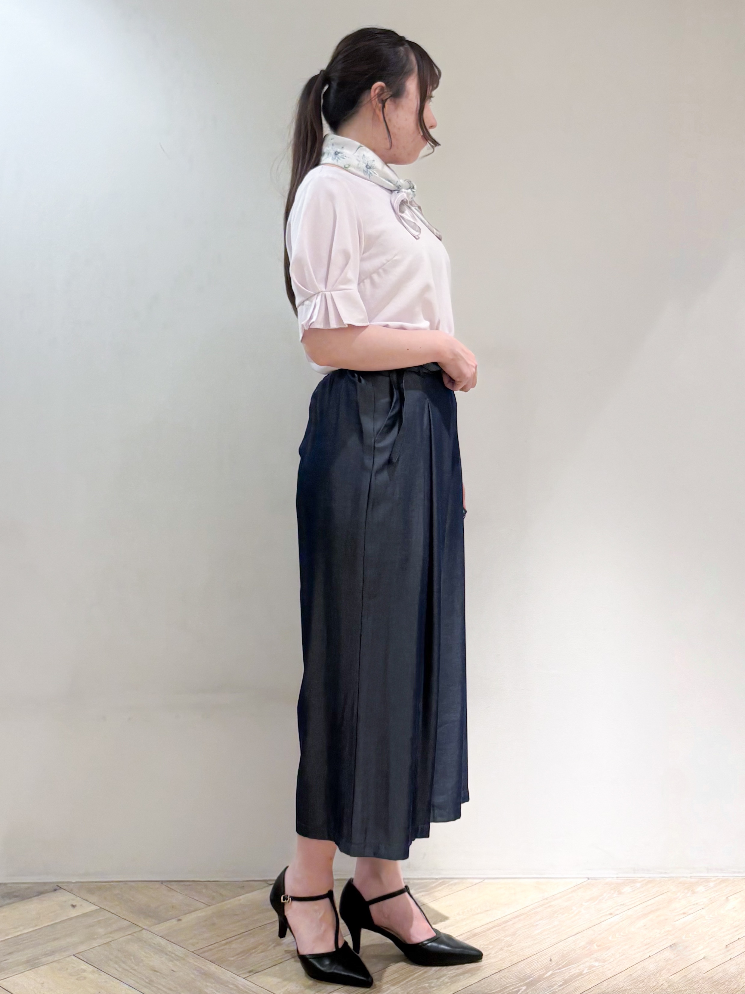 sayaさんの「index｜【接触冷感】タックパフスリーブブラウス《吸水速乾／防シワ／洗濯機OK／XS～3L／6col》」を使ったコーディネート