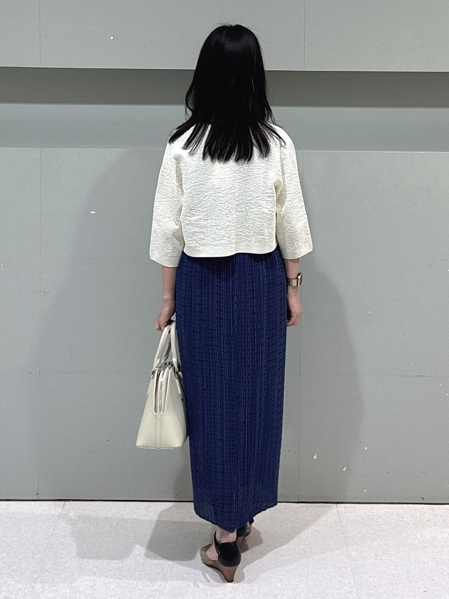 makiさんの「UNTITLED｜【ストレッチ性/洗える】短丈ニットカーディガン」を使ったコーディネート