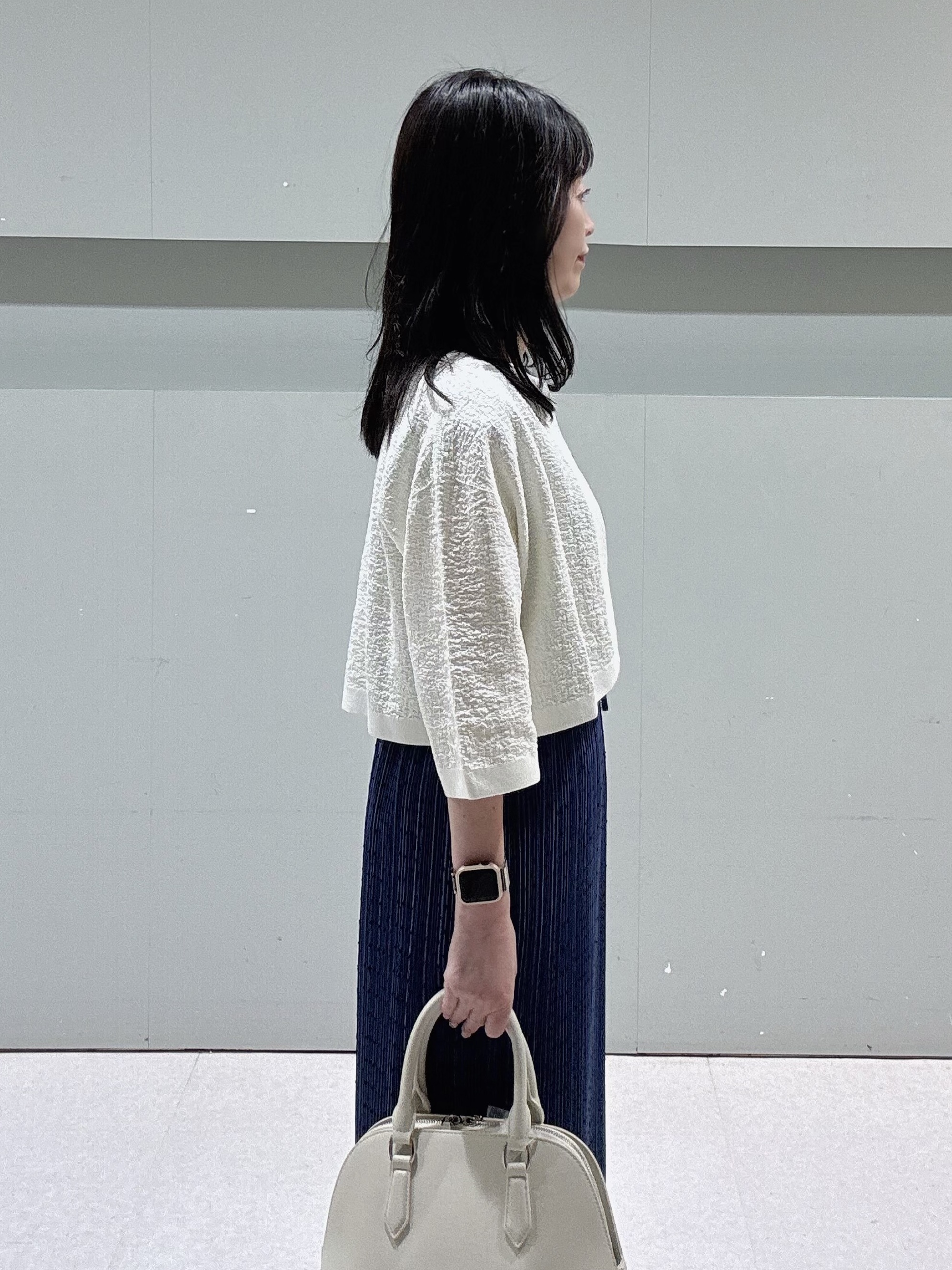 makiさんの「UNTITLED｜【ストレッチ性/洗える】短丈ニットカーディガン」を使ったコーディネート