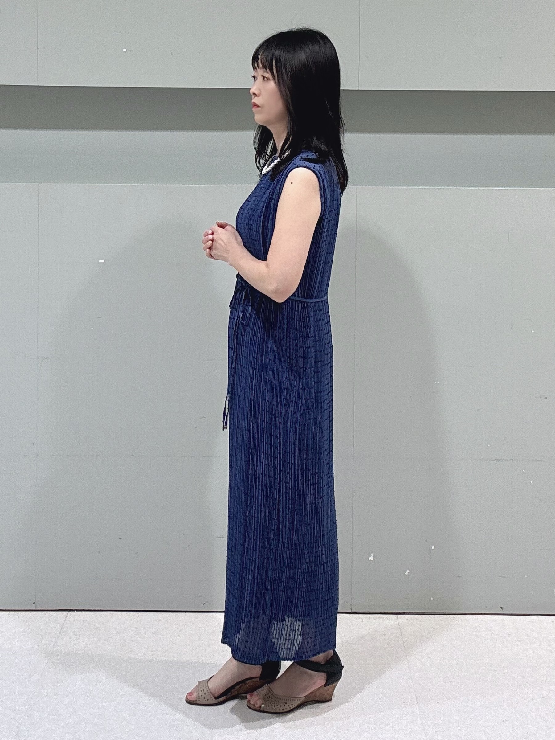 makiさんの「UNTITLED｜【ストレッチ性/洗える】短丈ニットカーディガン」を使ったコーディネート