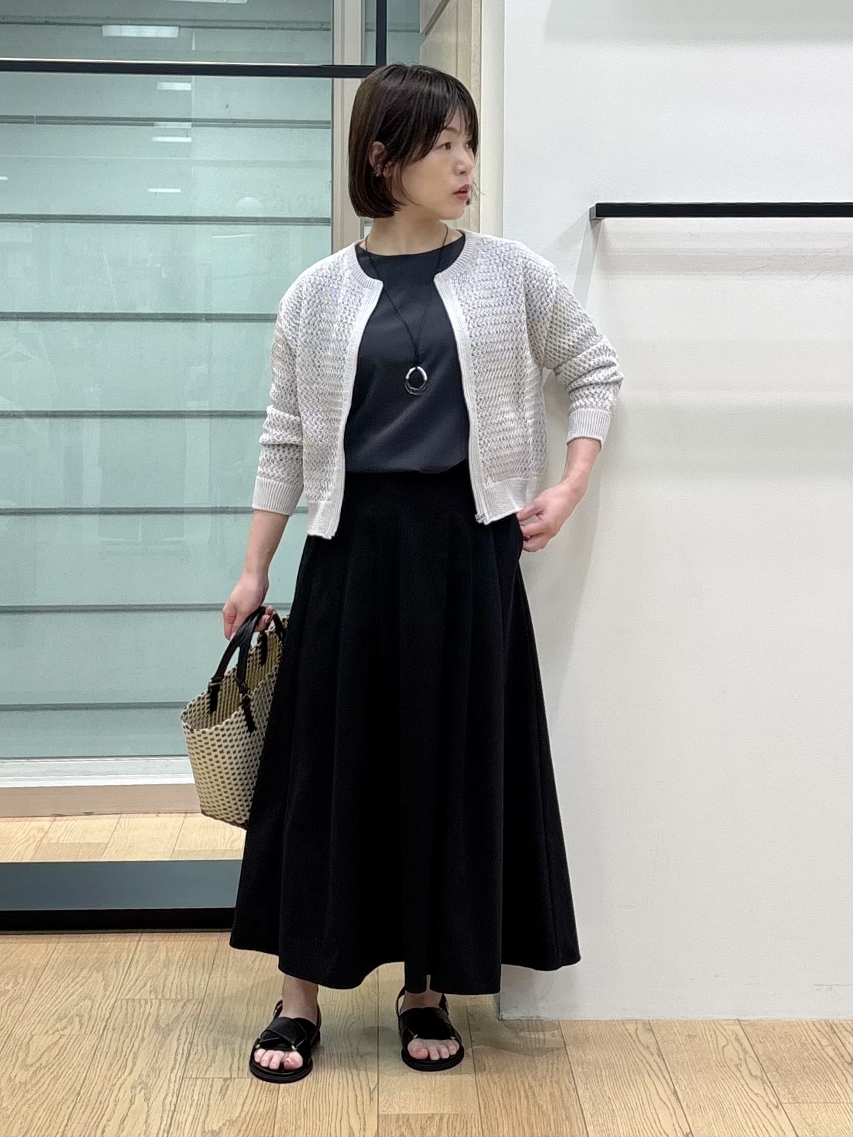 asamiさんの「INDIVI｜【さらに軽く軽快！／着る日傘】ドルマントップス」を使ったコーディネート