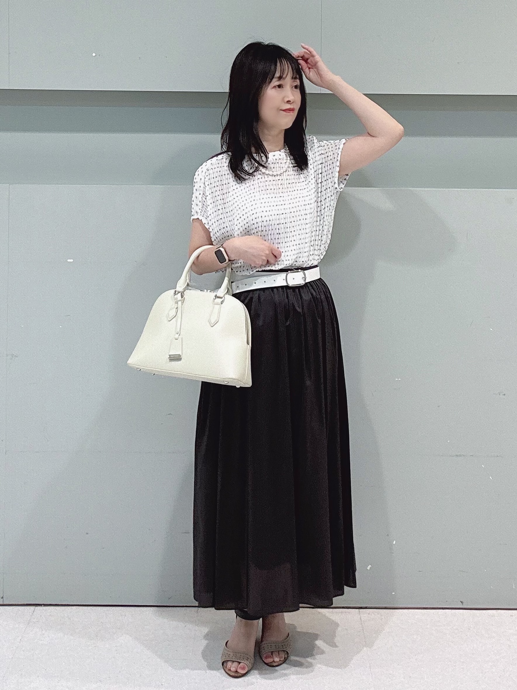 makiさんの「UNTITLED｜【アンサンブル可】ラメ混クルーネックカーディガン」を使ったコーディネート