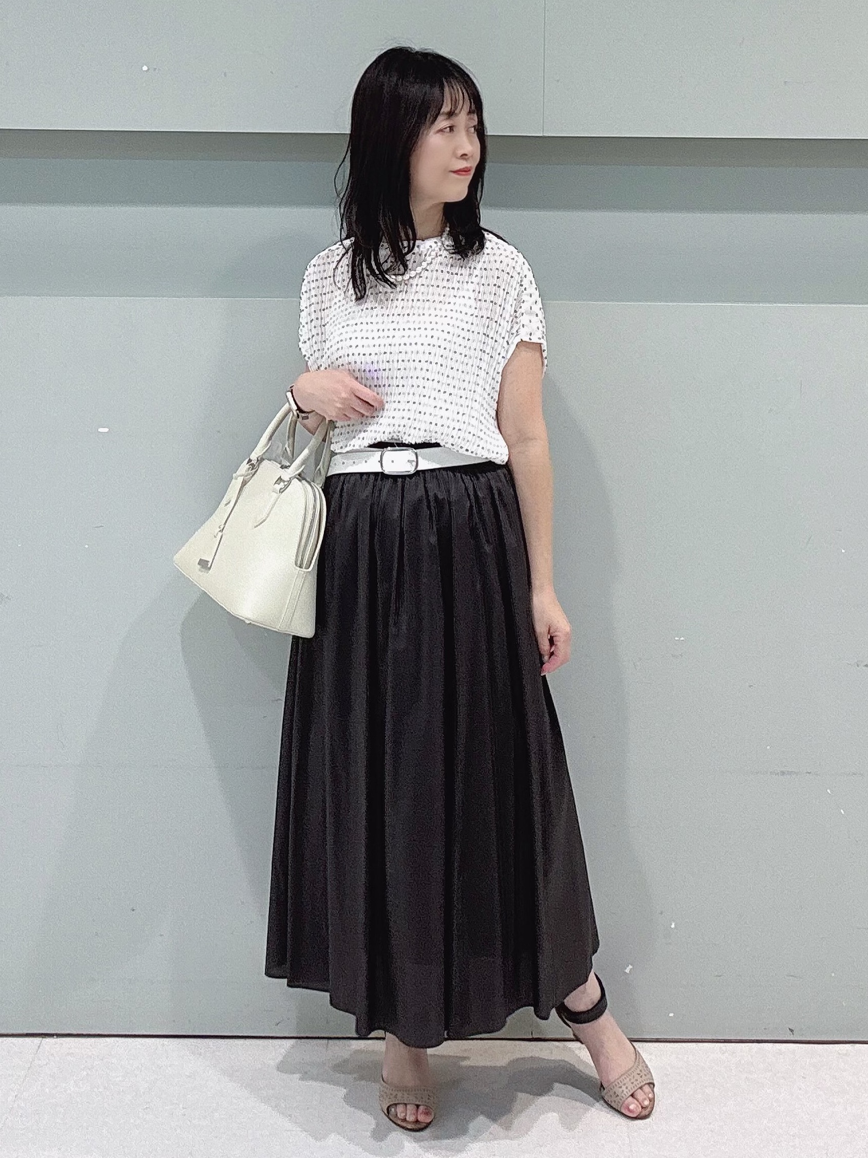 makiさんの「UNTITLED｜【アンサンブル可】ラメ混クルーネックカーディガン」を使ったコーディネート