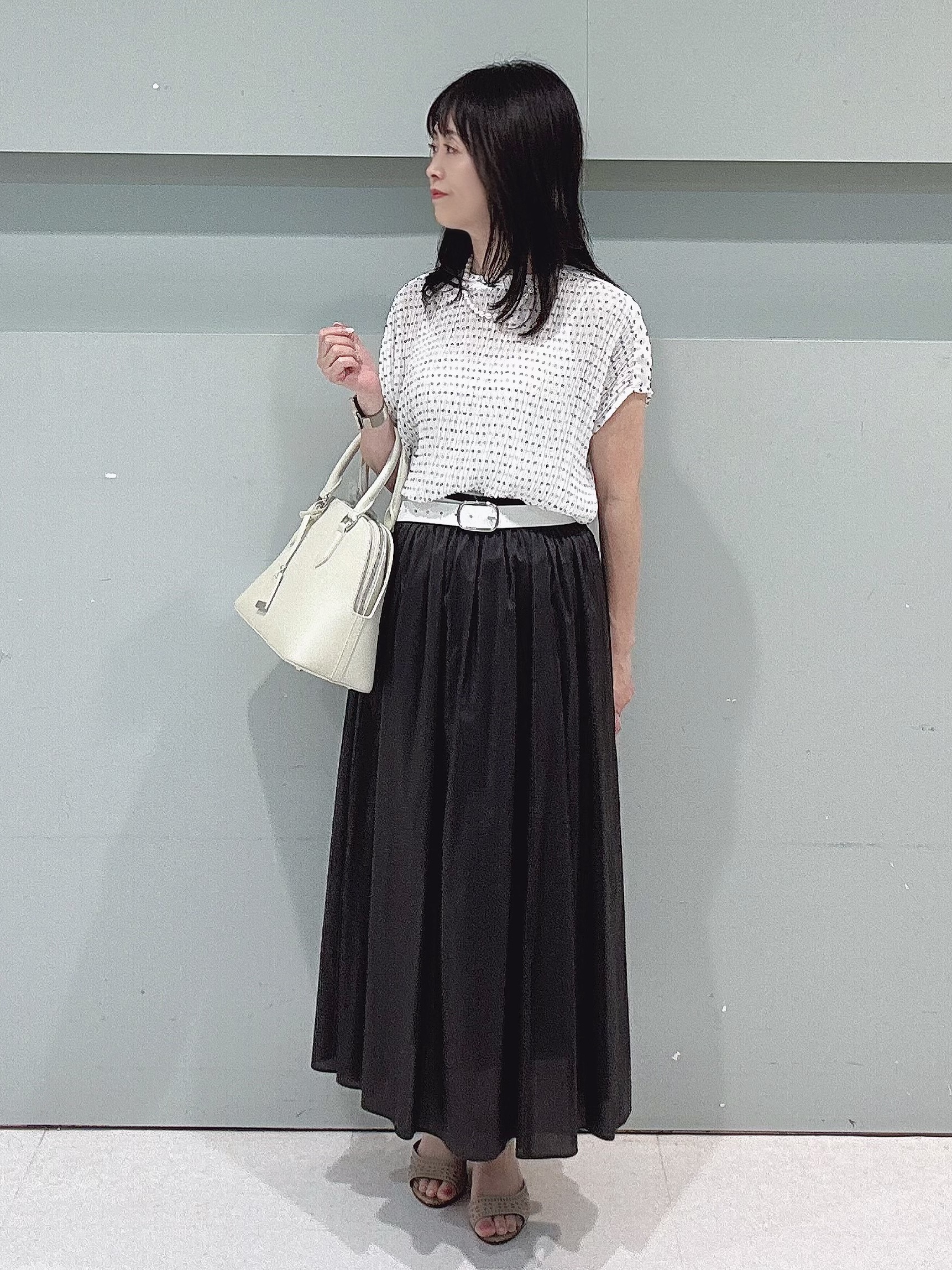 makiさんの「UNTITLED｜【アンサンブル可】ラメ混クルーネックカーディガン」を使ったコーディネート