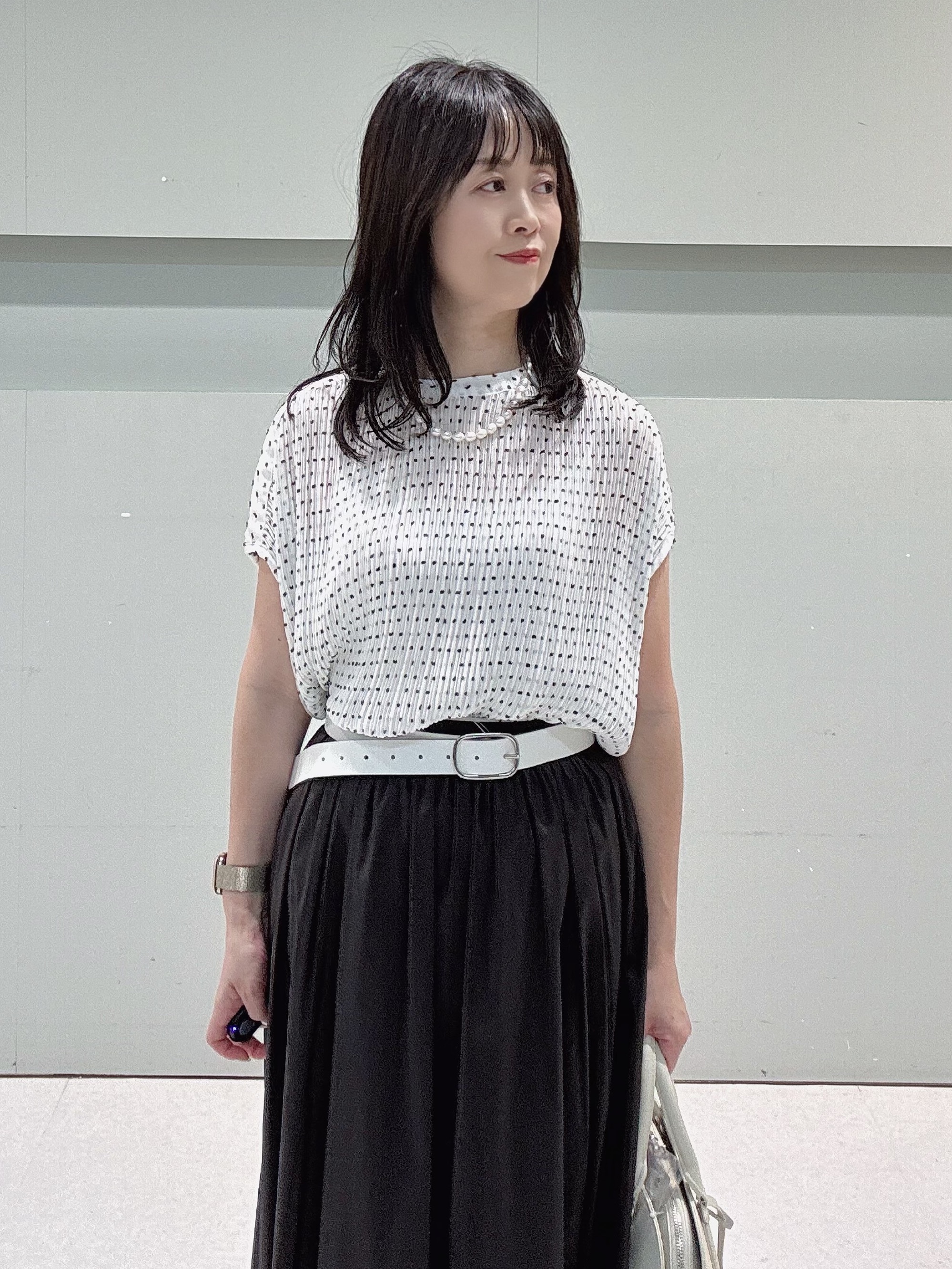 makiさんの「UNTITLED｜【アンサンブル可】ラメ混クルーネックカーディガン」を使ったコーディネート
