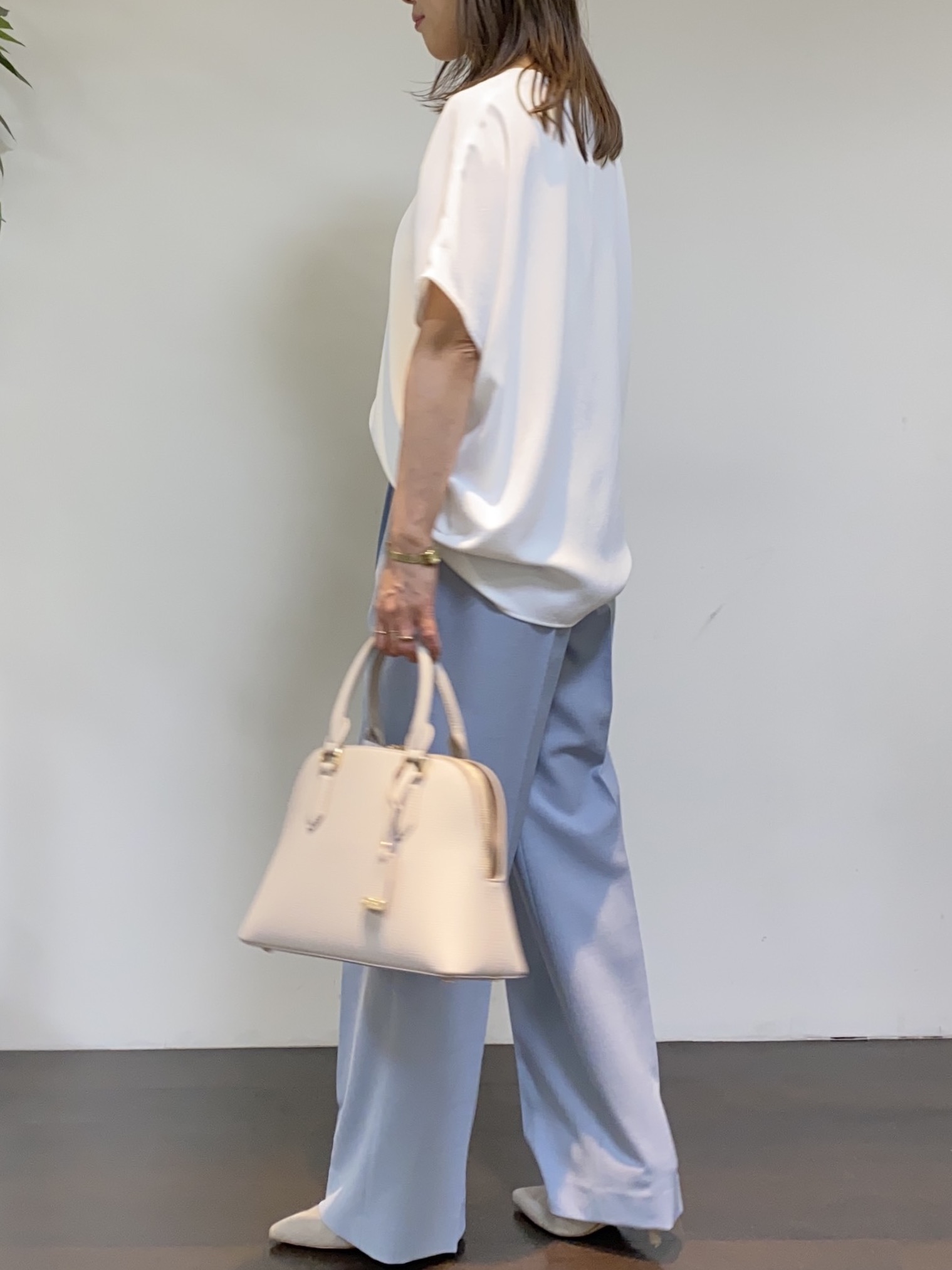 tomoさんの「UNTITLED｜【セットアップ可/UV/接触冷感】スラブキーネックジレ」を使ったコーディネート