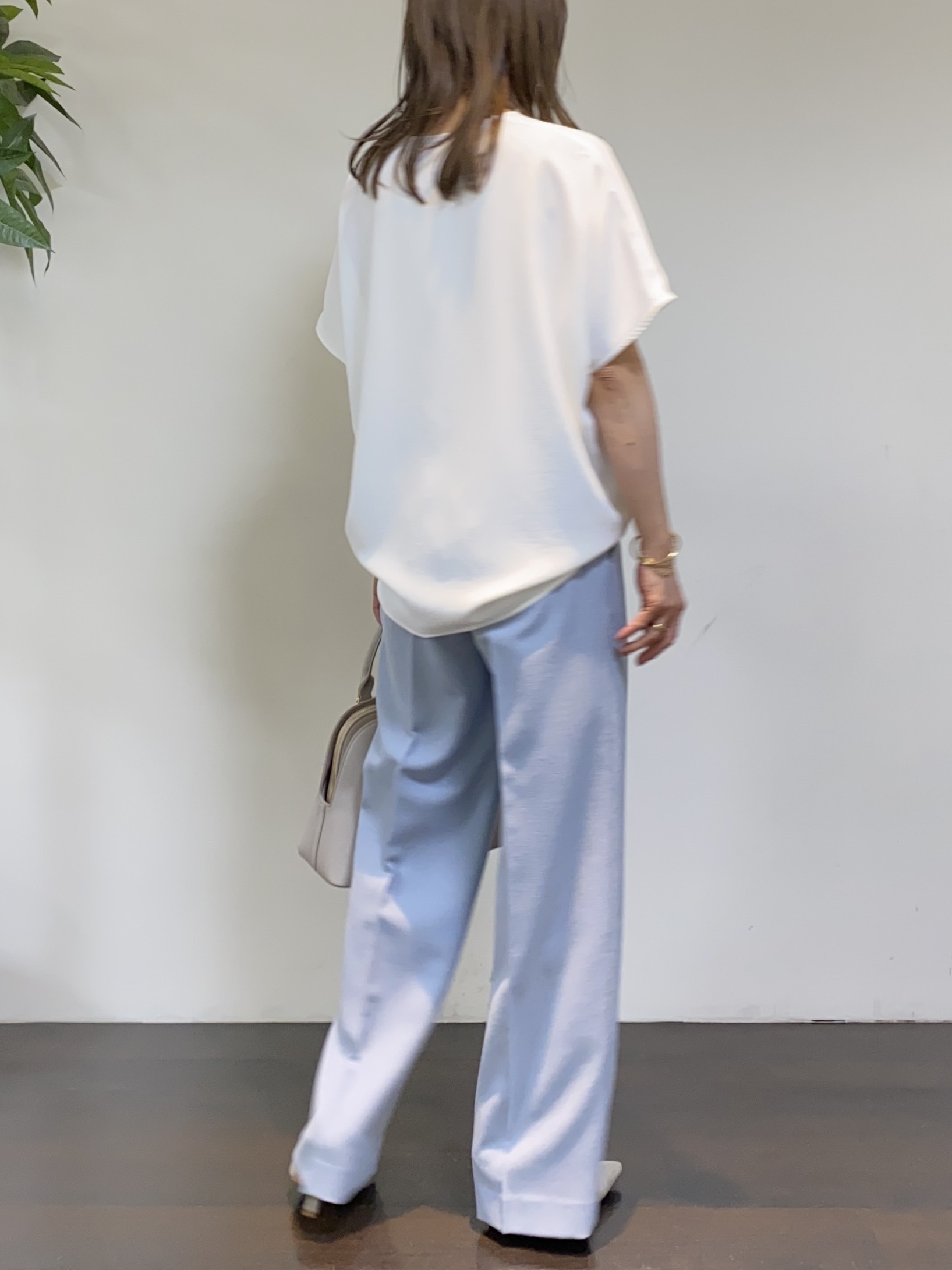 tomoさんの「UNTITLED｜【セットアップ可/UV/接触冷感】スラブキーネックジレ」を使ったコーディネート