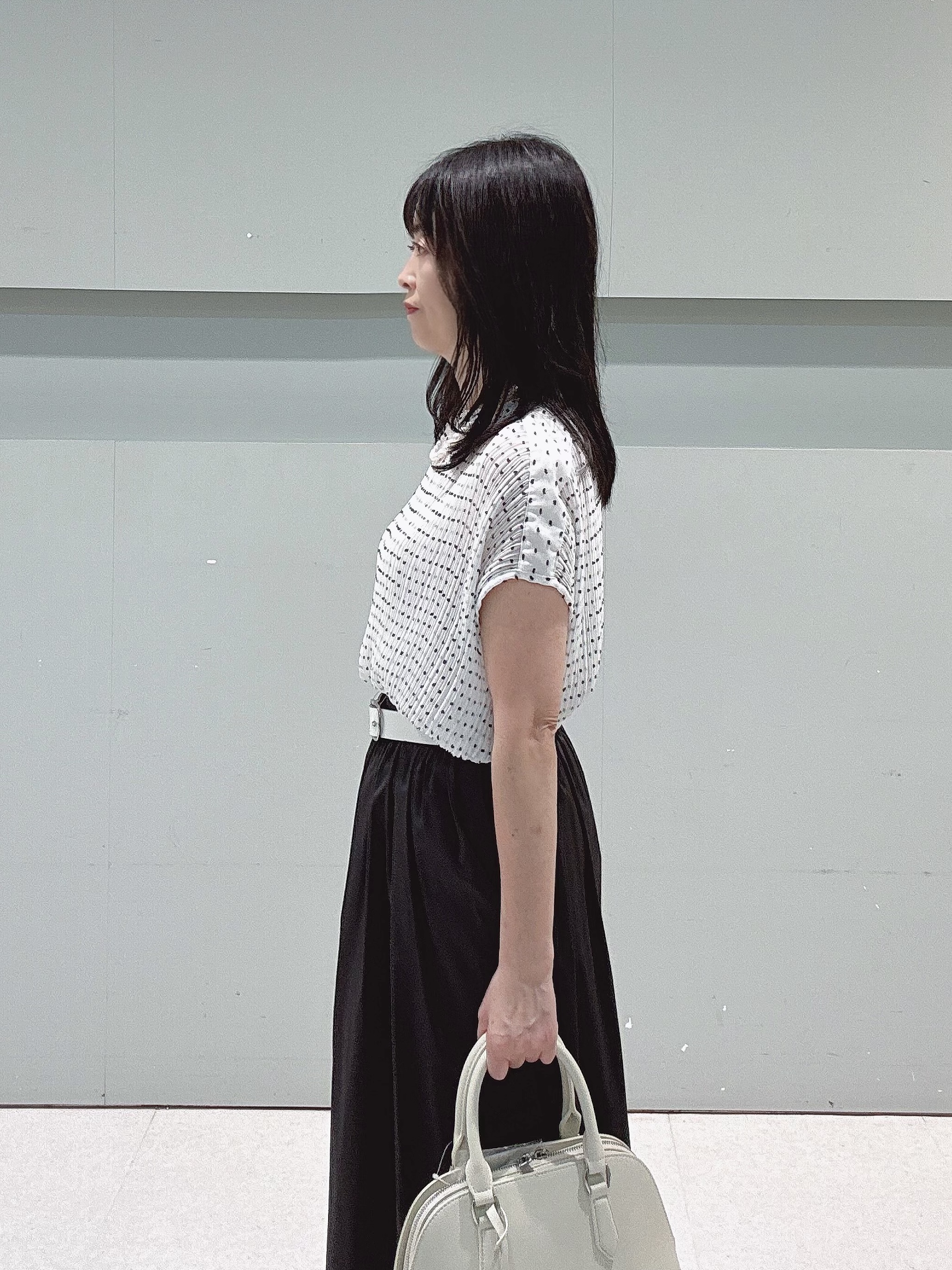 makiさんの「UNTITLED｜【アンサンブル可】ラメ混クルーネックカーディガン」を使ったコーディネート