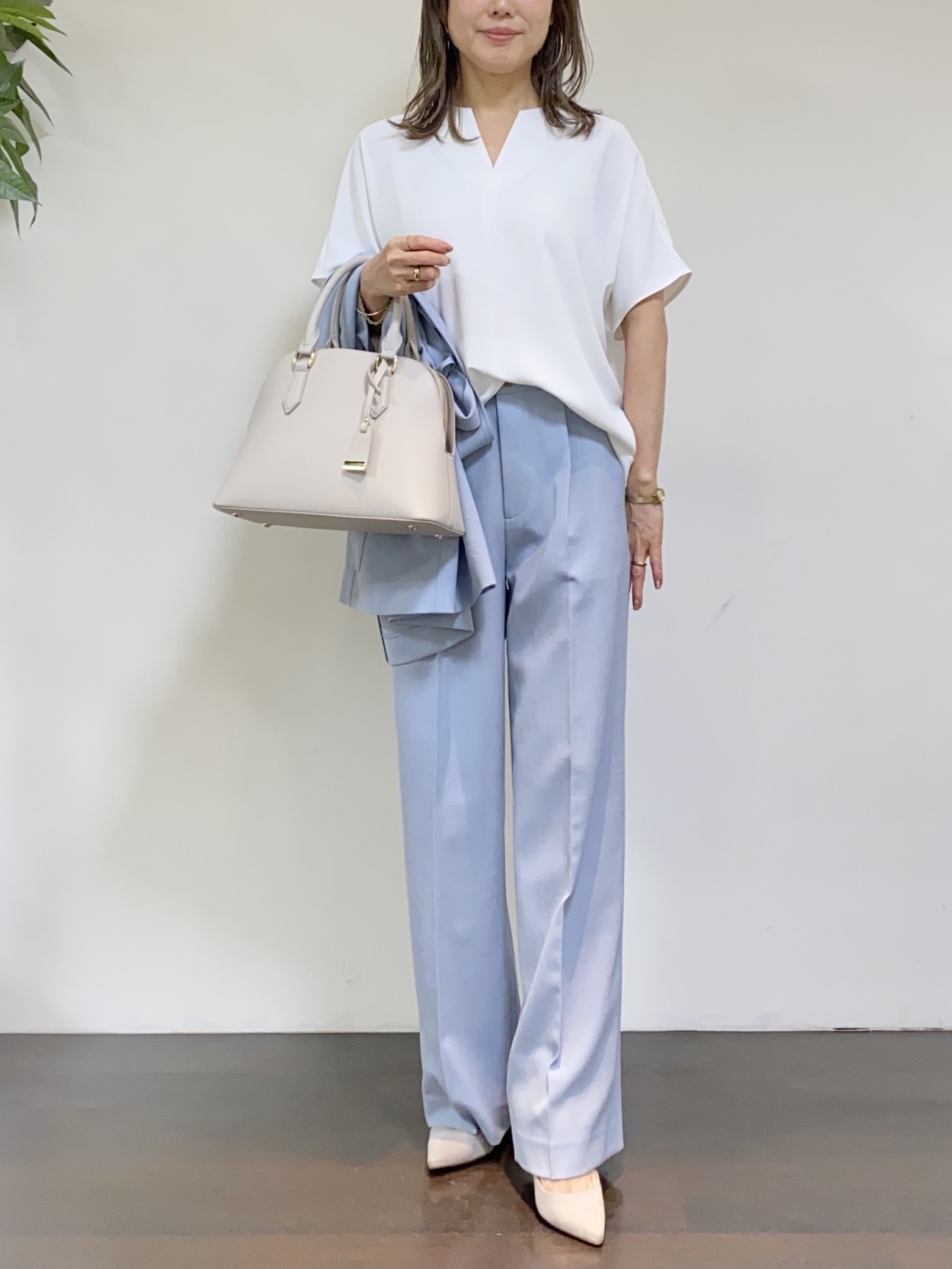 tomoさんの「UNTITLED｜【セットアップ可/UV/接触冷感】スラブキーネックジレ」を使ったコーディネート