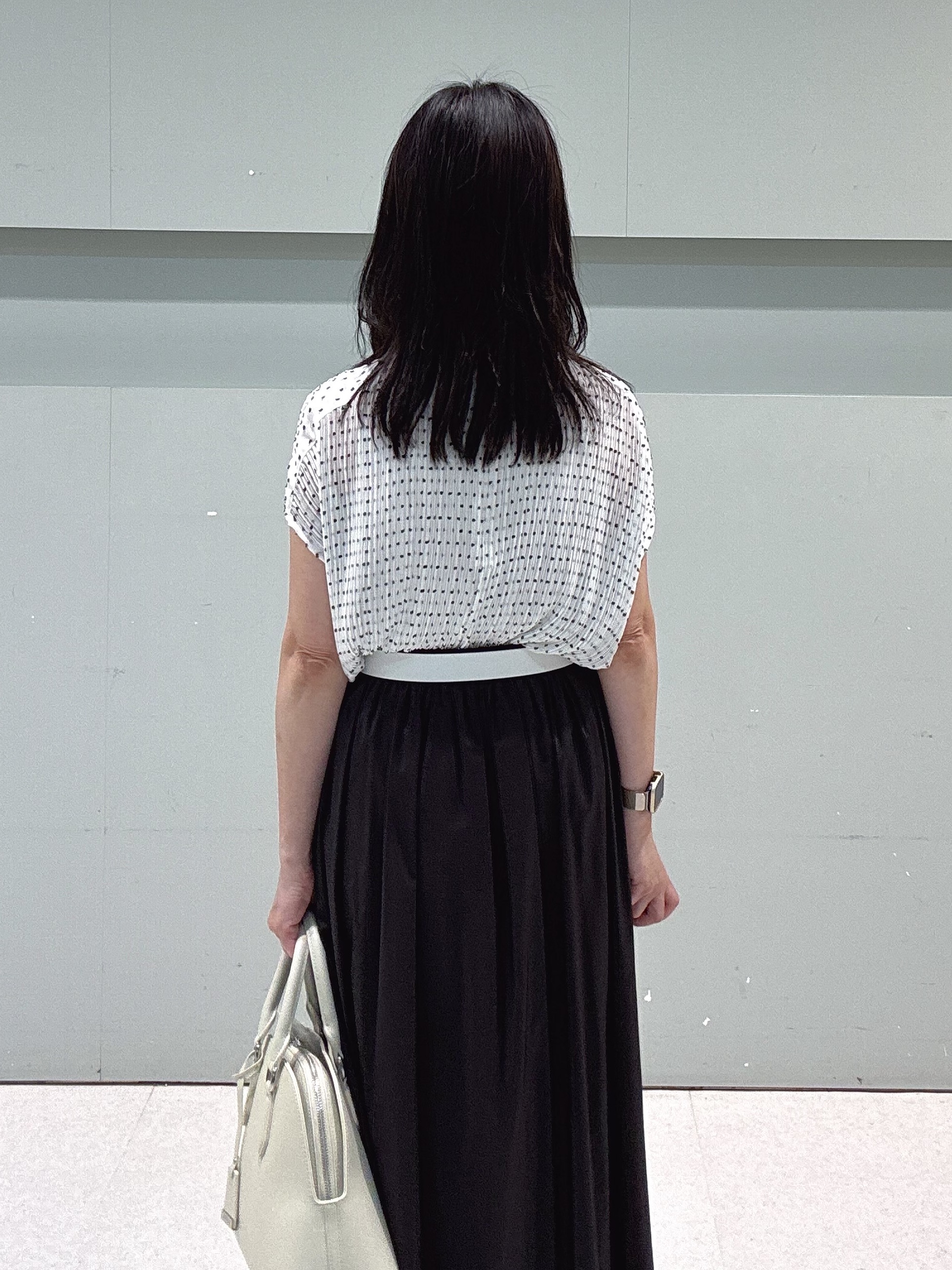 makiさんの「UNTITLED｜【アンサンブル可】ラメ混クルーネックカーディガン」を使ったコーディネート