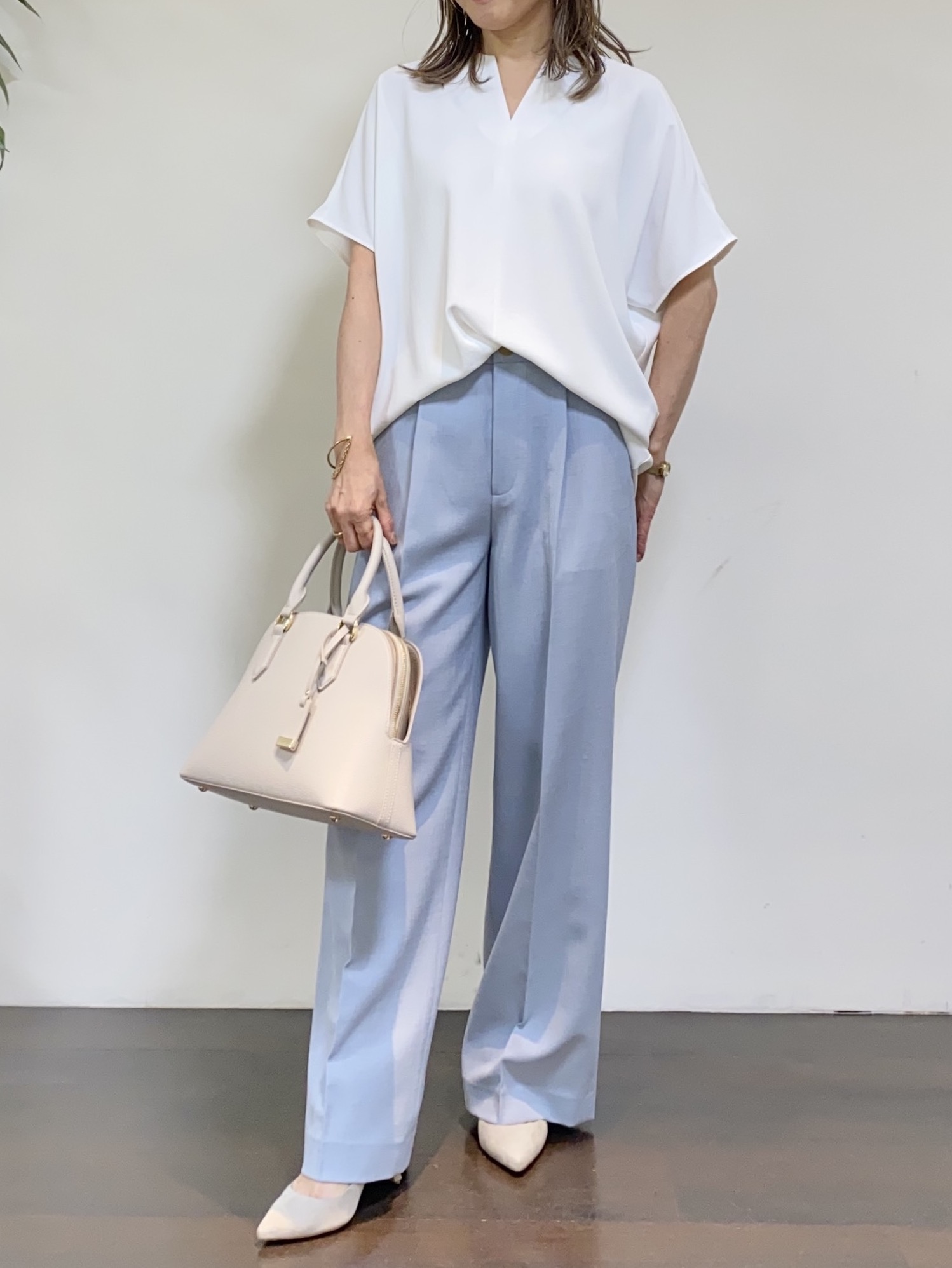 tomoさんの「UNTITLED｜【セットアップ可/UV/接触冷感】スラブキーネックジレ」を使ったコーディネート