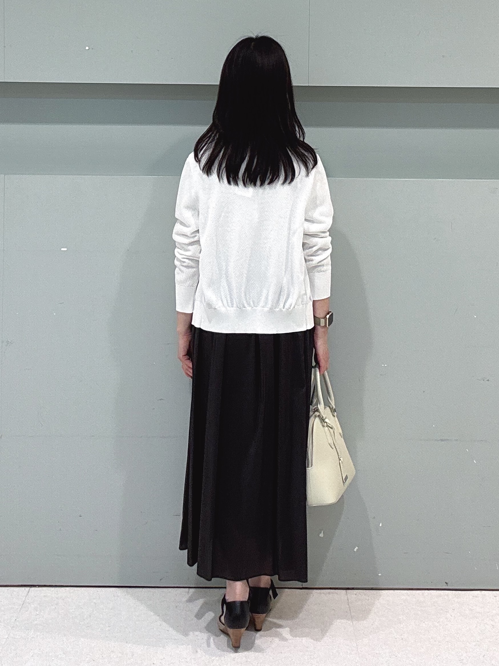 makiさんの「UNTITLED｜【アンサンブル可】ラメ混クルーネックカーディガン」を使ったコーディネート