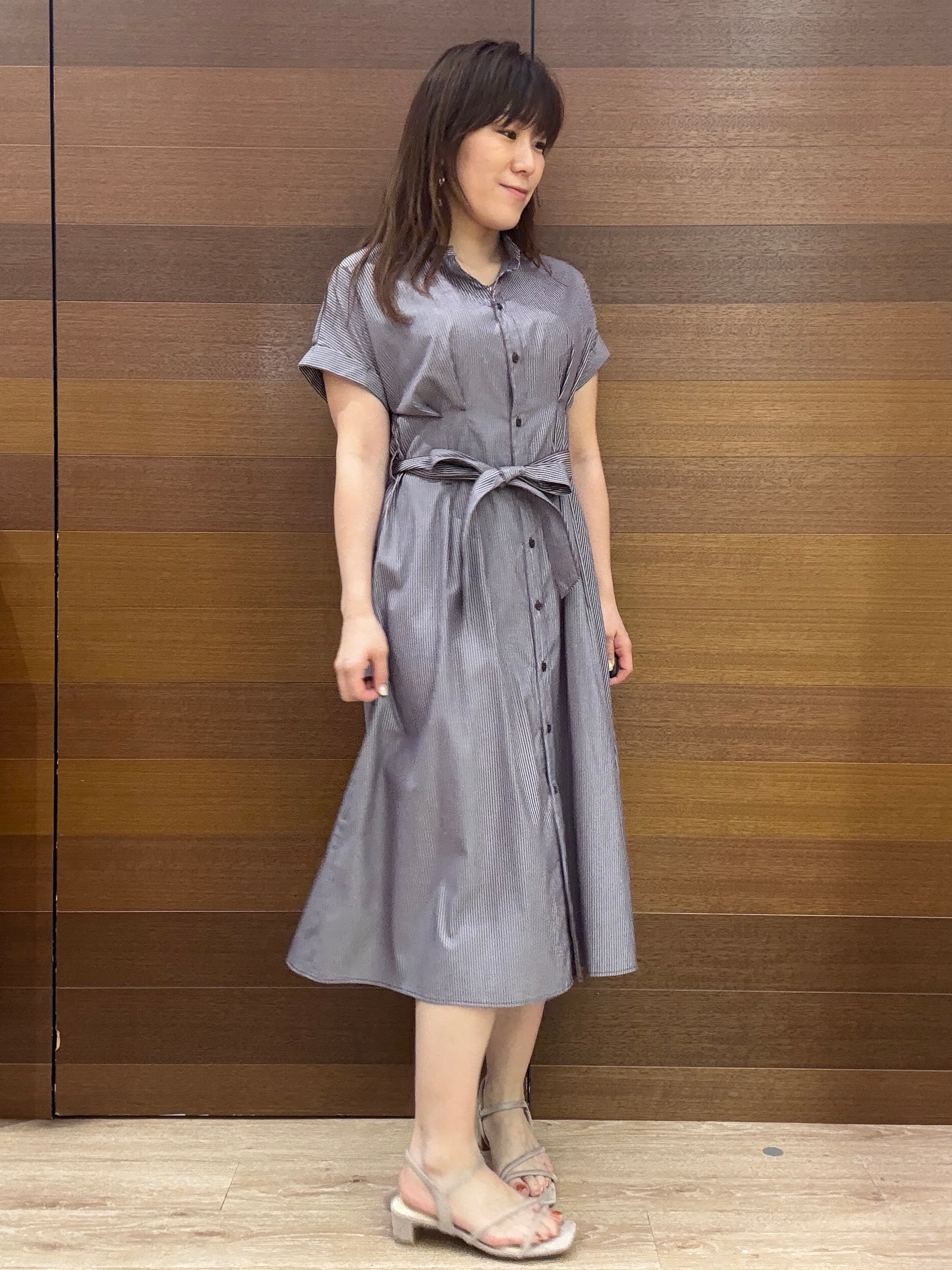 maichiさんの「OPAQUE.CLIP｜【接触冷感／UV】ストライプタックシャツワンピース《洗濯機OK》」を使ったコーディネート