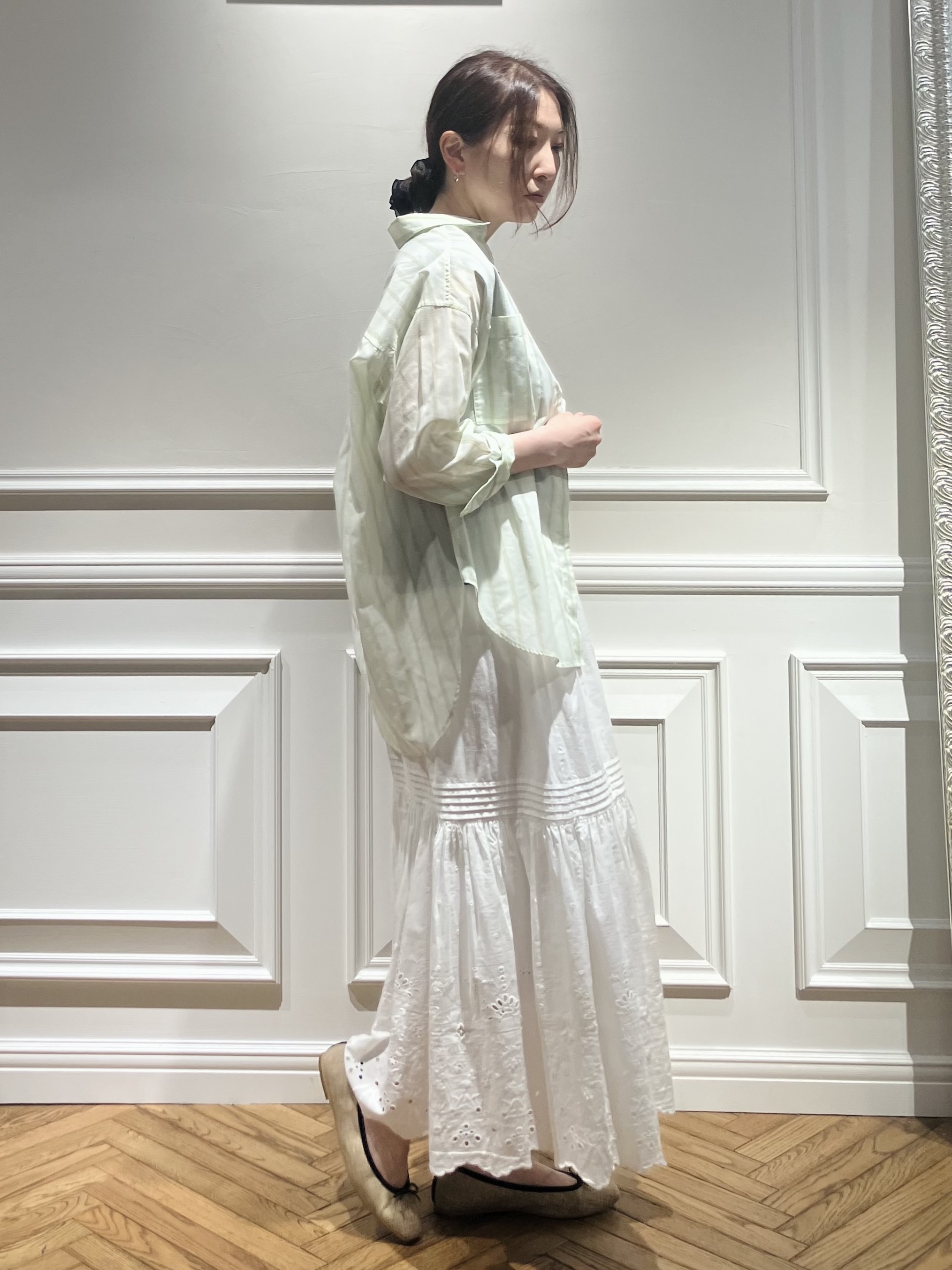 TSUKUIさんの「DRESSTERIOR｜シアー ストライプシャツ」を使ったコーディネート