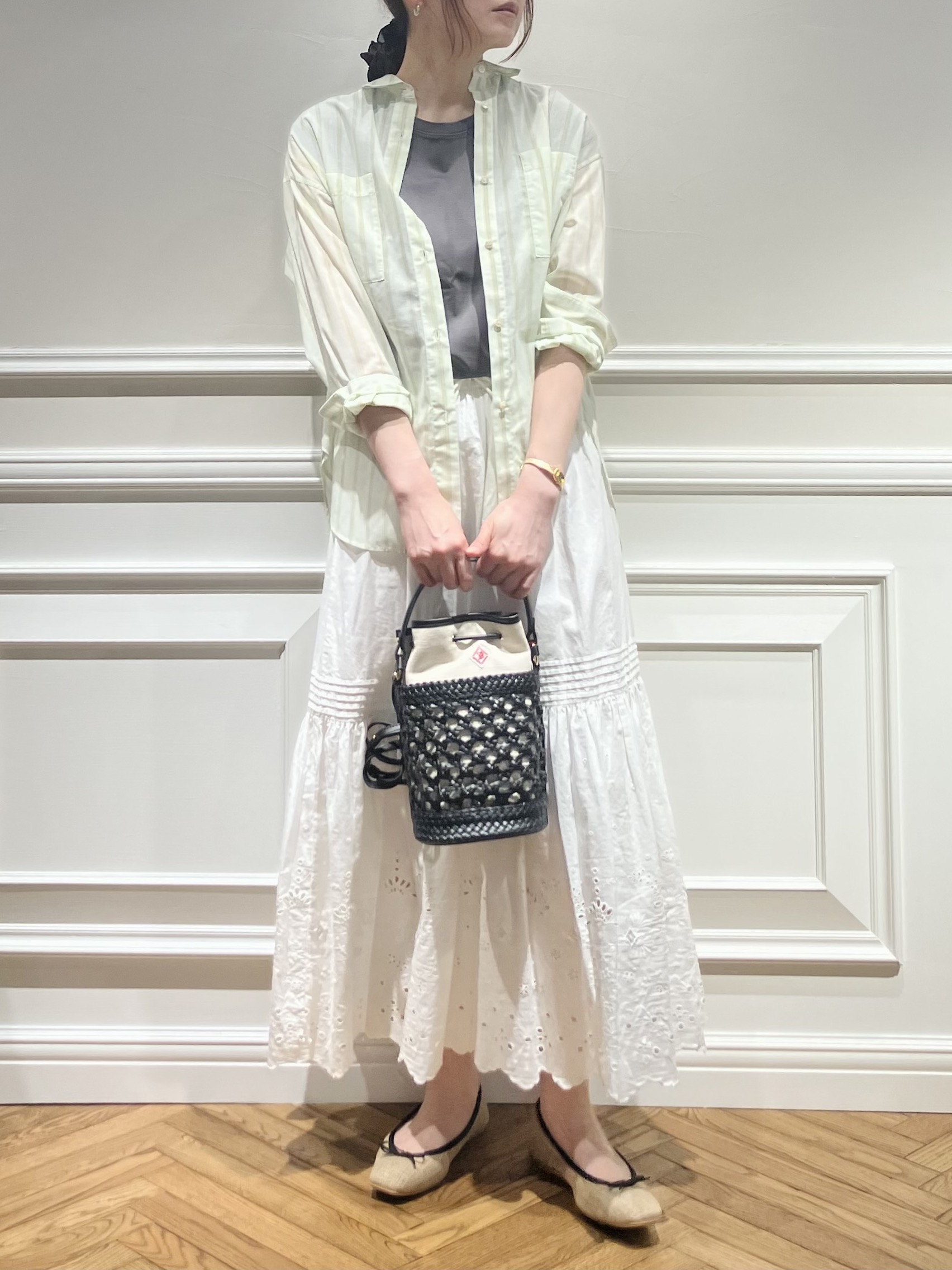 TSUKUIさんの「DRESSTERIOR｜シアー ストライプシャツ」を使ったコーディネート
