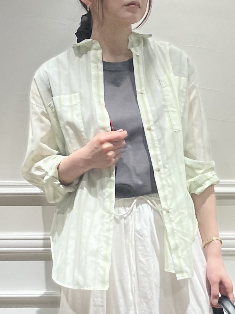 TSUKUIさんの「DRESSTERIOR｜シアー ストライプシャツ」を使ったコーディネート