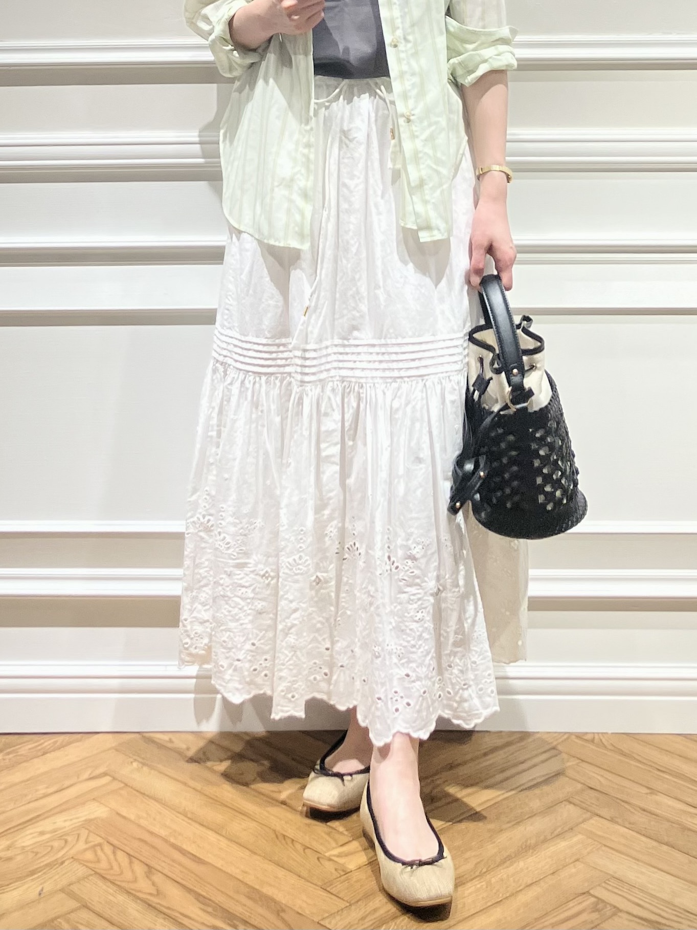TSUKUIさんの「DRESSTERIOR｜シアー ストライプシャツ」を使ったコーディネート