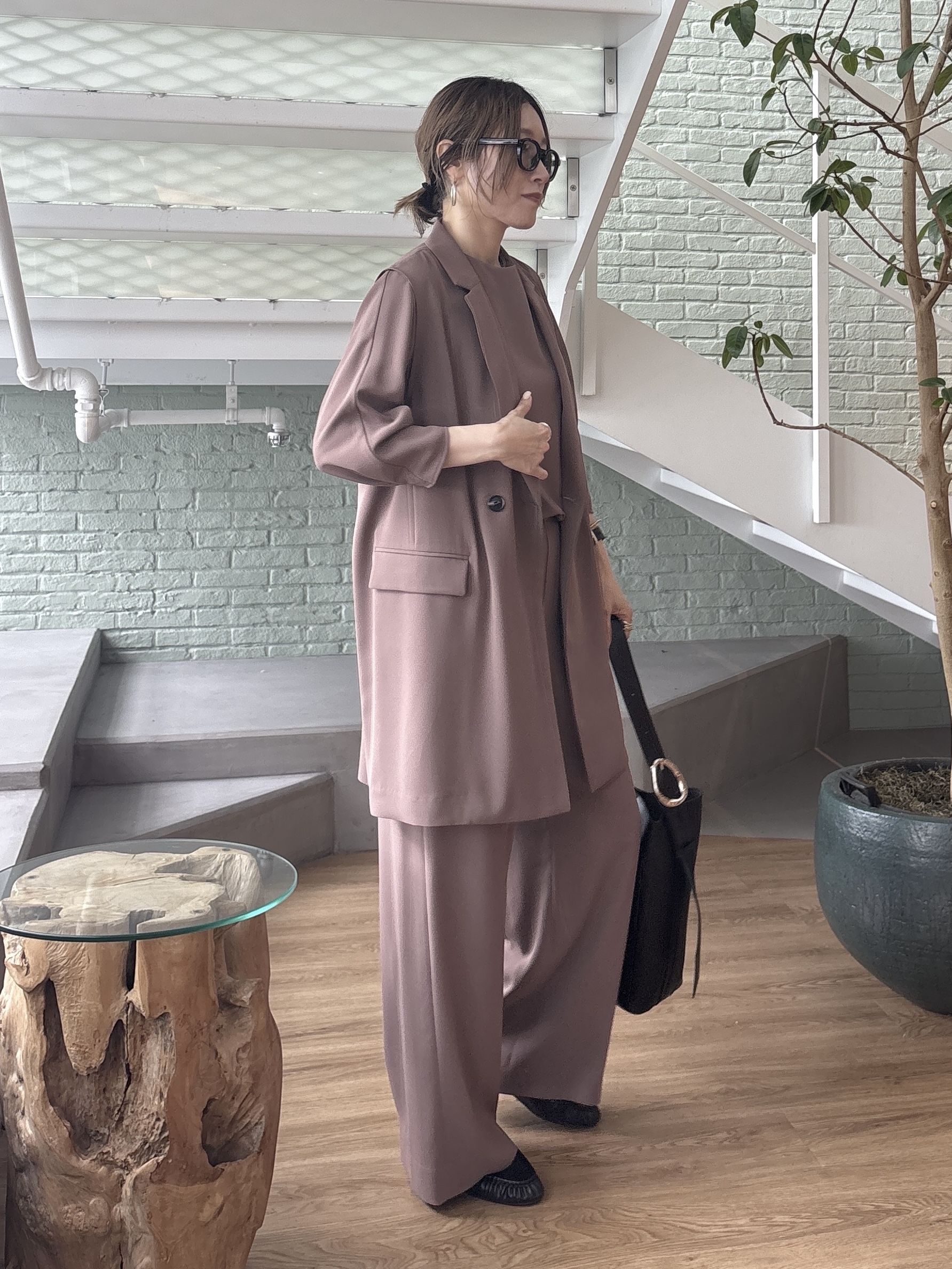 kotakiさんの「INDIVI｜【さらに軽く軽快！／着る日傘】颯爽ジレジャケット」を使ったコーディネート