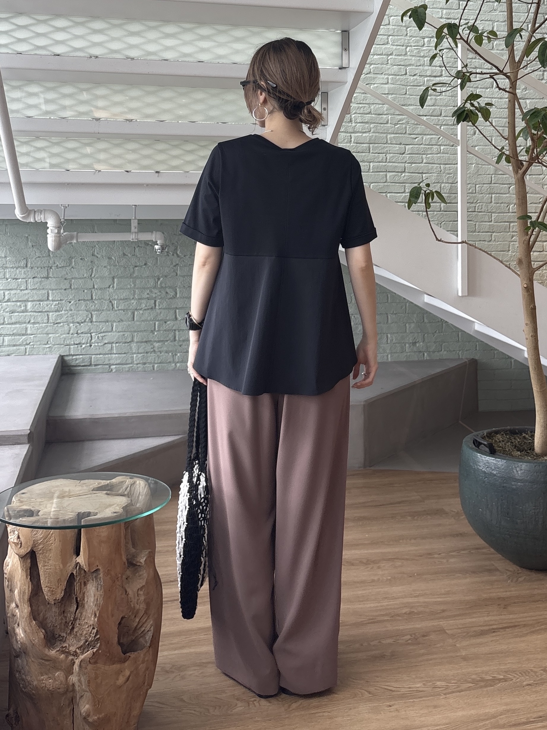 kotakiさんの「INDIVI｜【バックシャン】異素材ドッキングプルオーバー」を使ったコーディネート