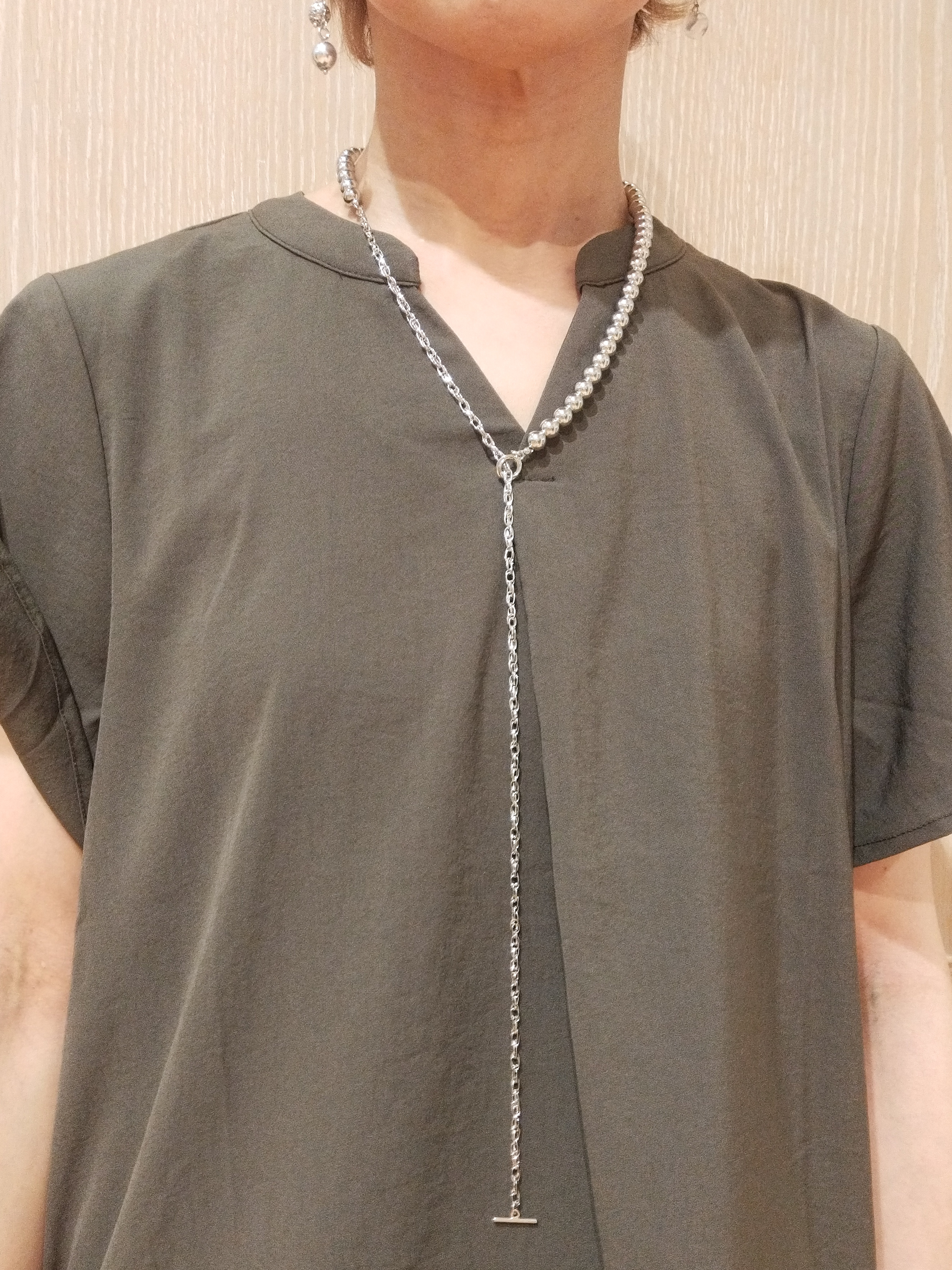 YUKIさんの「SHOO･LA･RUE｜【S-LL/洗濯機可】軽凛(かろりん)ひんやり スキッパー裾レースブラウス」を使ったコーディネート
