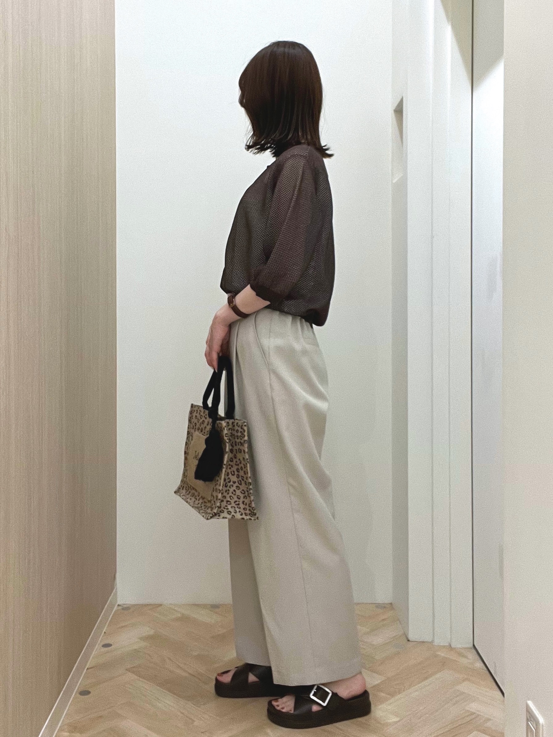 おまつさんの「grove｜【貴島明日香さん着用・洗える】透けない、大人のメッシュカーディガン」を使ったコーディネート