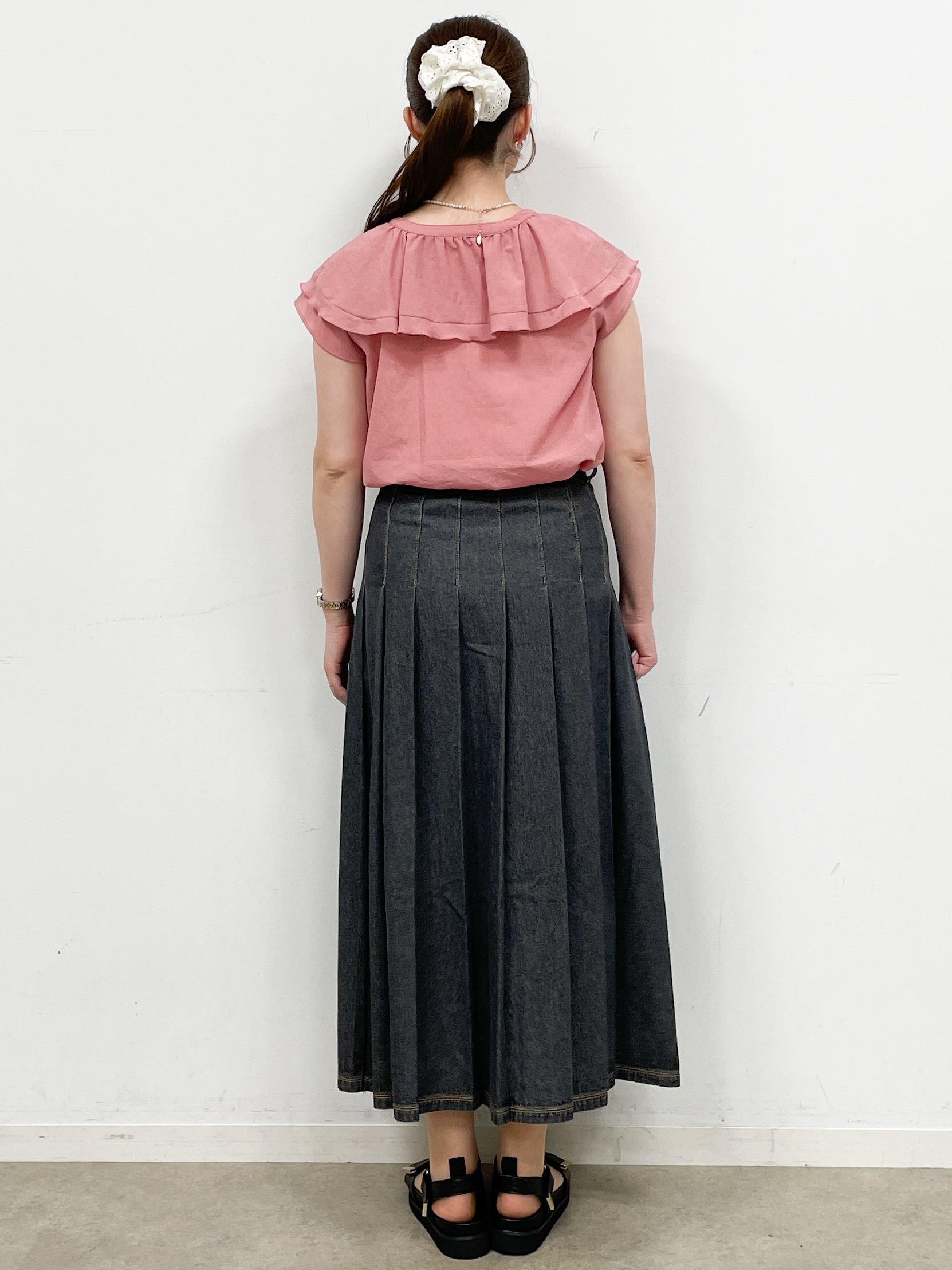 mikikoさんの「Reflect｜【通気性あり／涼しい／マシンウォッシャブル】フリルブラウス」を使ったコーディネート