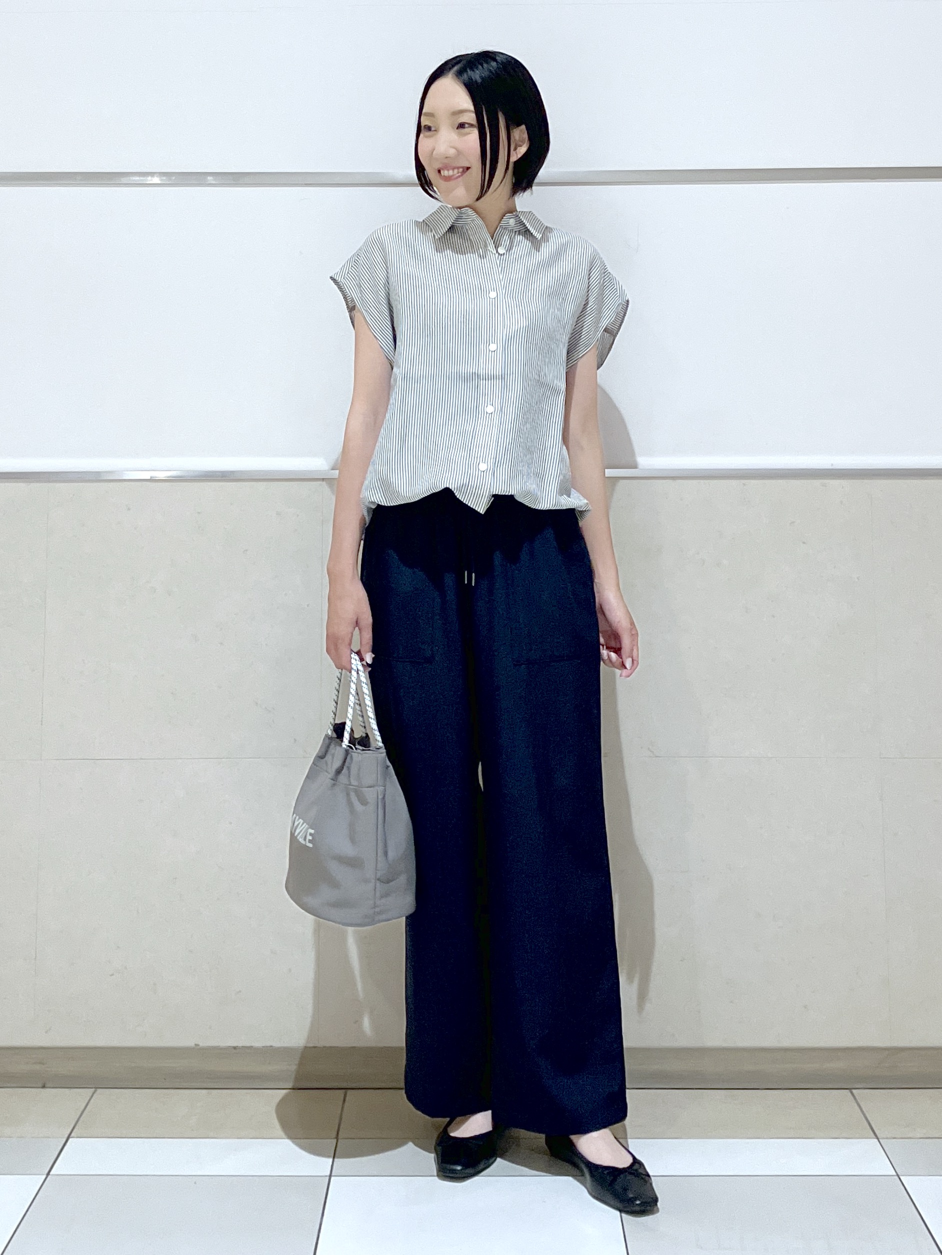 eriko さんの「Dessin｜リネンブレンド フレンチスリーブドロストシャツ」を使ったコーディネート