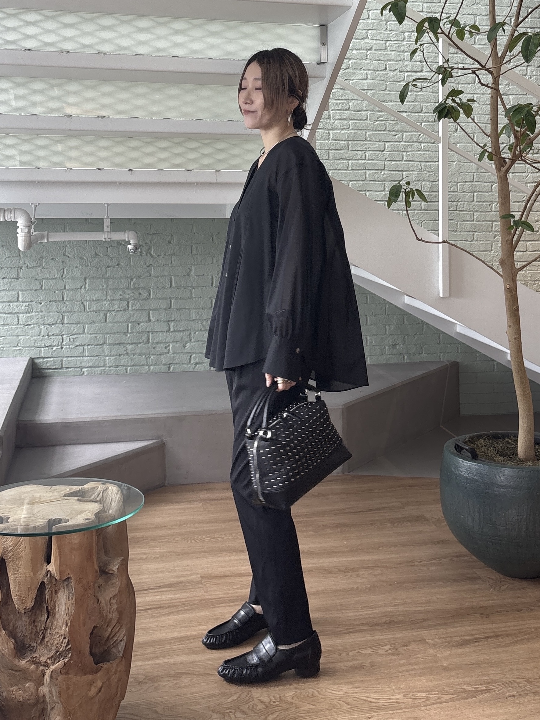 kotakiさんの「INDIVI｜【洗える／軽やか】無地＆ストライプ柄 切替タックブラウス」を使ったコーディネート