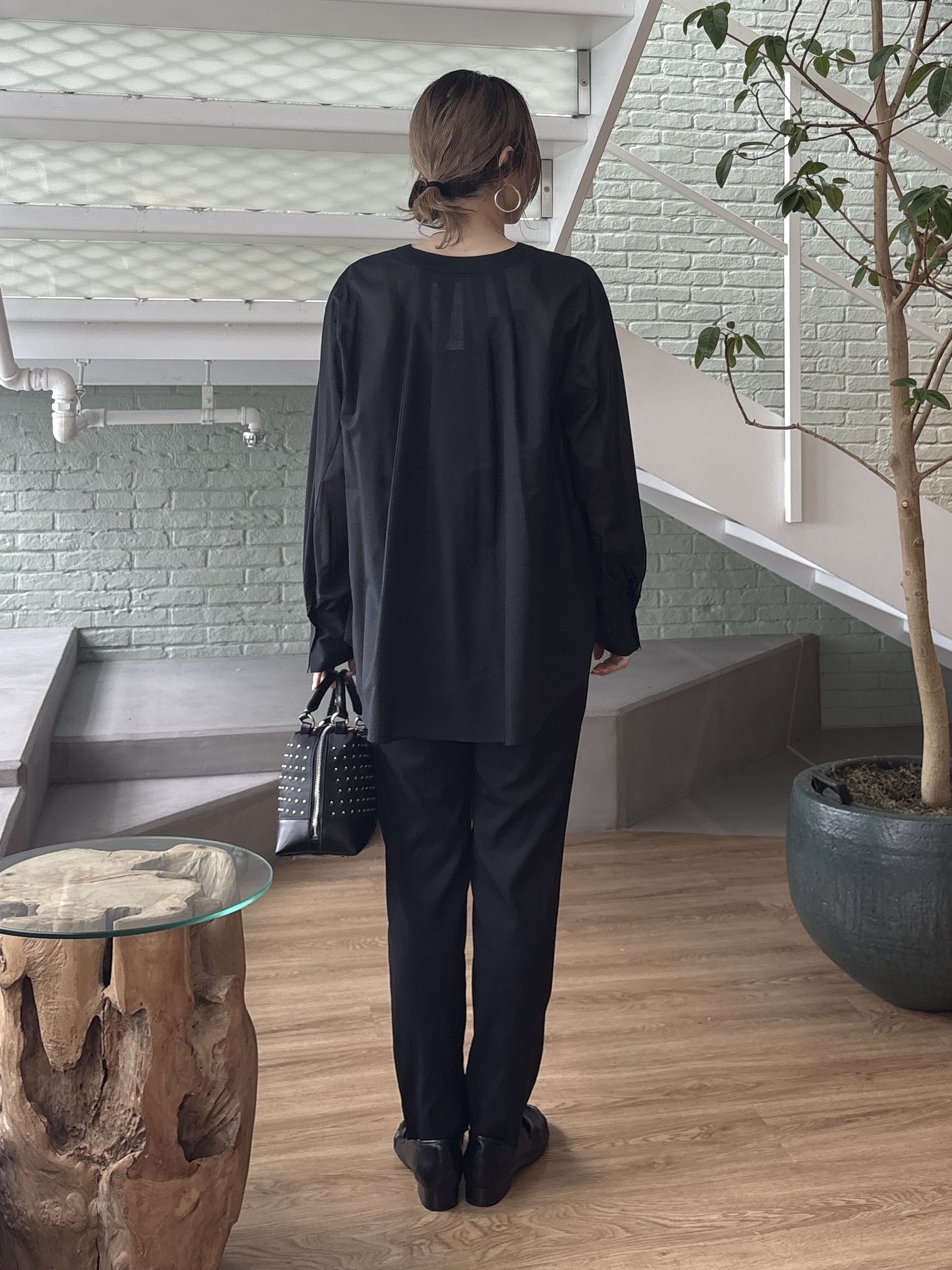 kotakiさんの「INDIVI｜【洗える／軽やか】無地＆ストライプ柄 切替タックブラウス」を使ったコーディネート