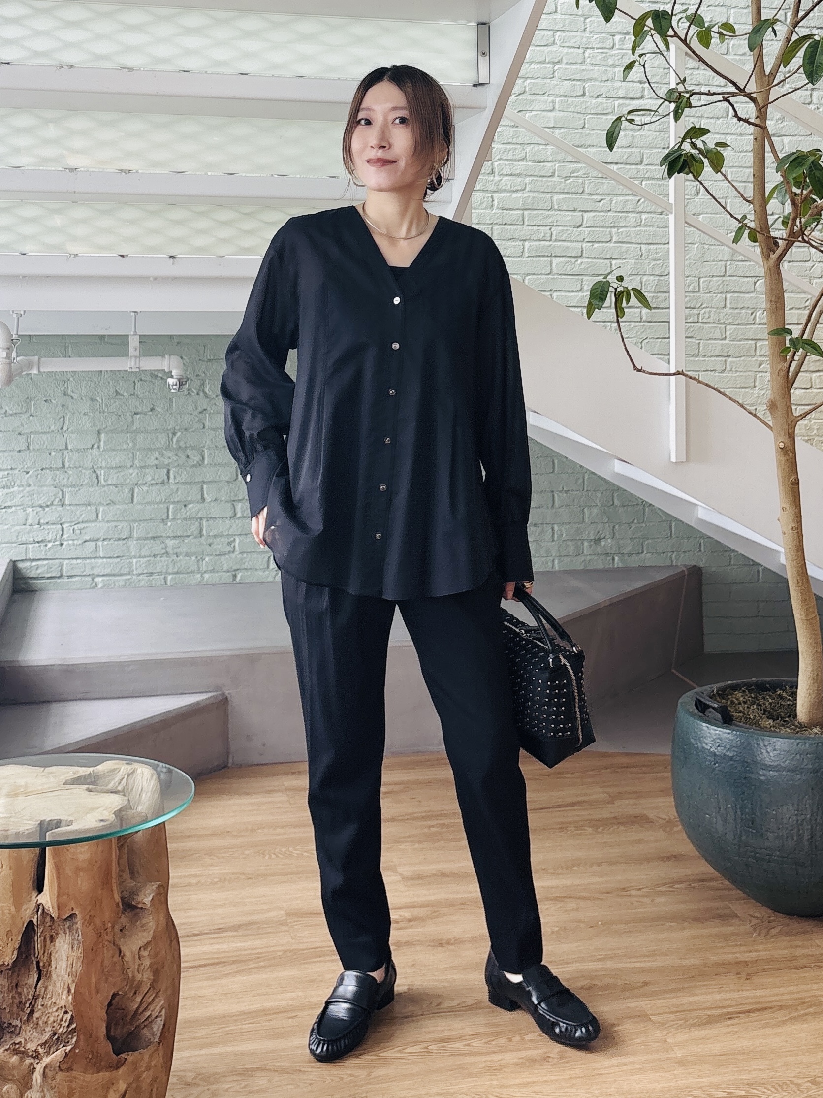 kotakiさんの「INDIVI｜【洗える／軽やか】無地＆ストライプ柄 切替タックブラウス」を使ったコーディネート
