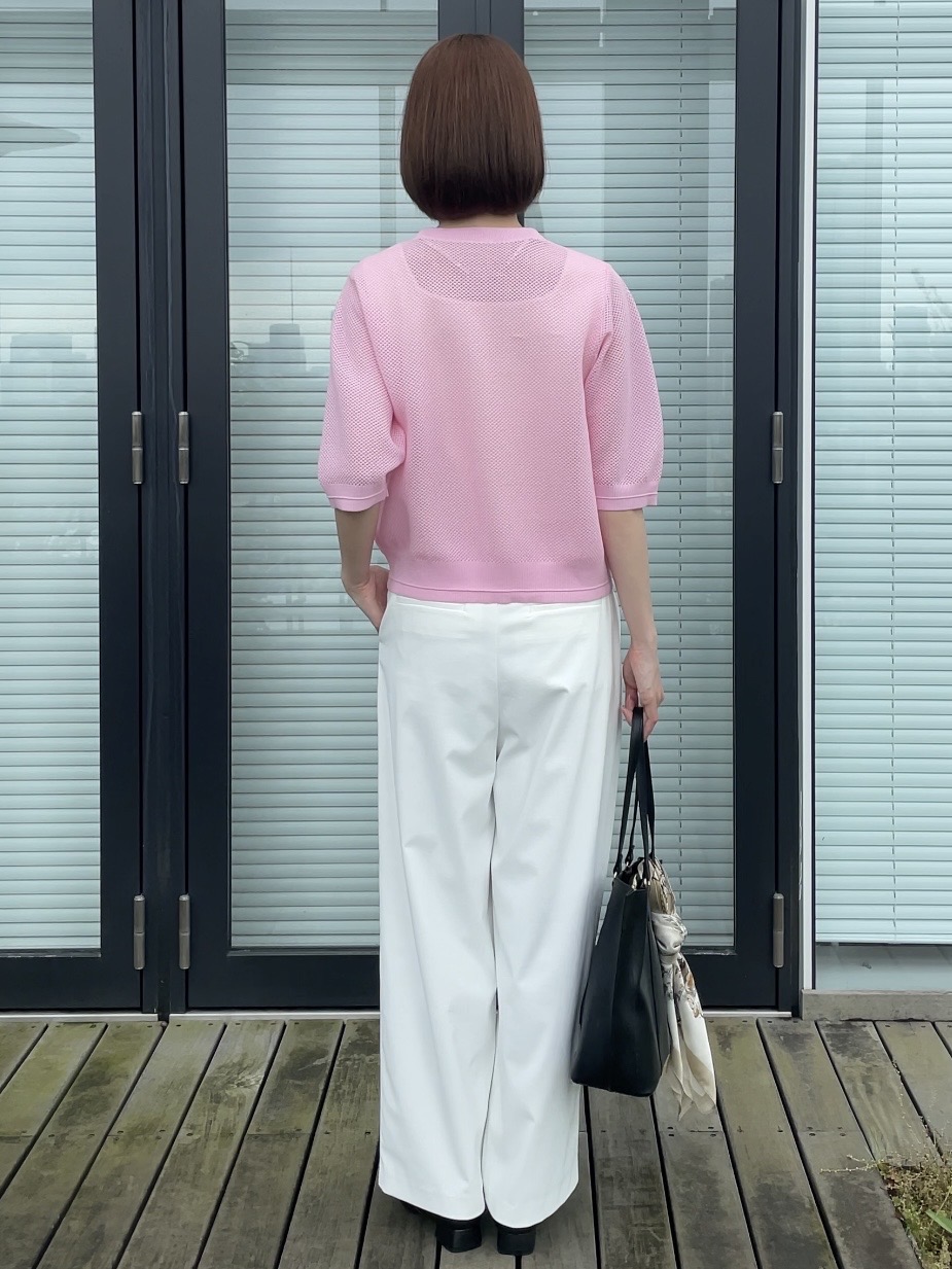 NATSUMIさんの「grove｜【貴島明日香さん着用・洗える】透けない、大人のメッシュカーディガン」を使ったコーディネート