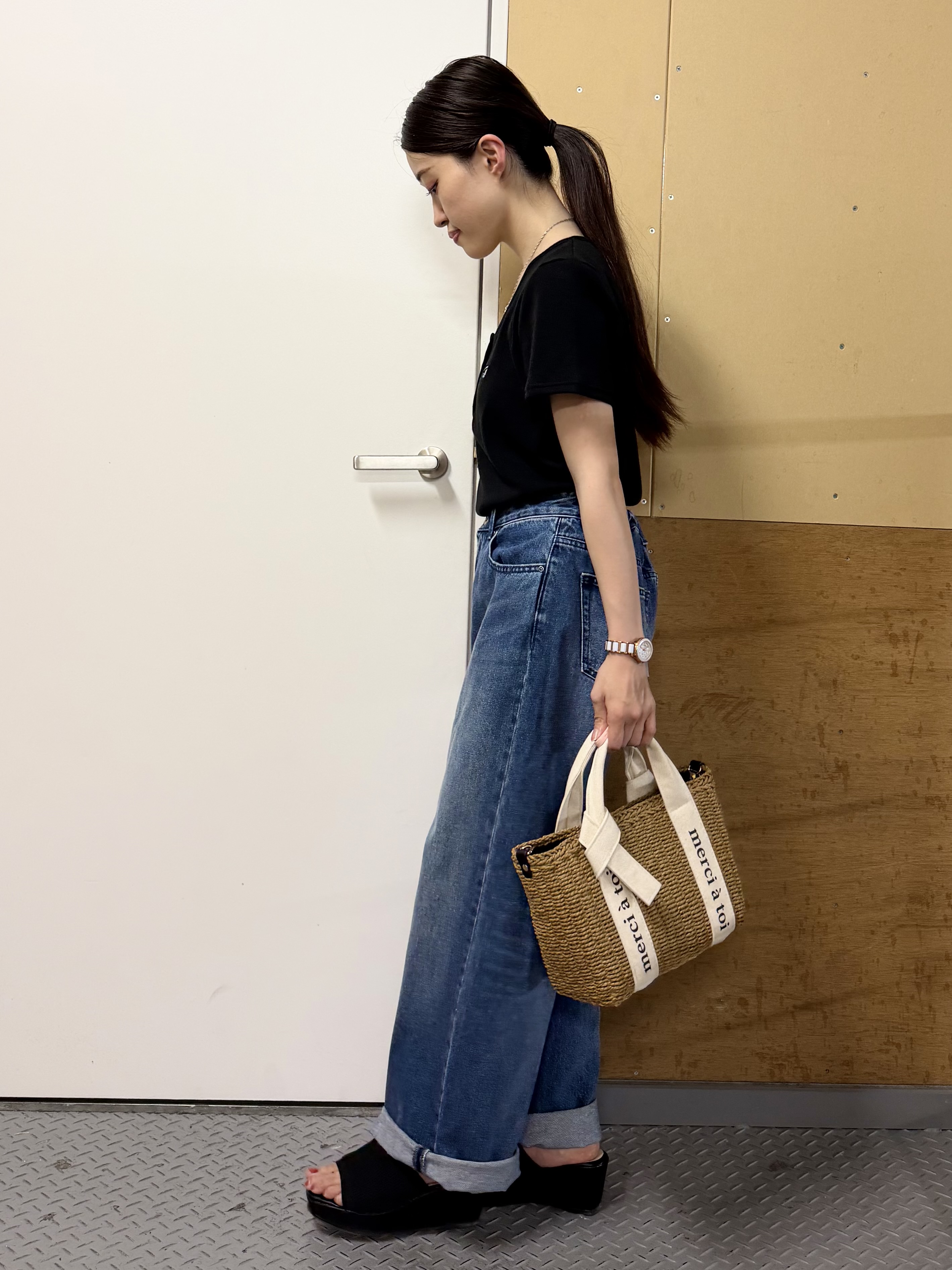 sahoさんの「THE SHOP TK｜ヘンリーネック ワンポイント刺繍トップス」を使ったコーディネート