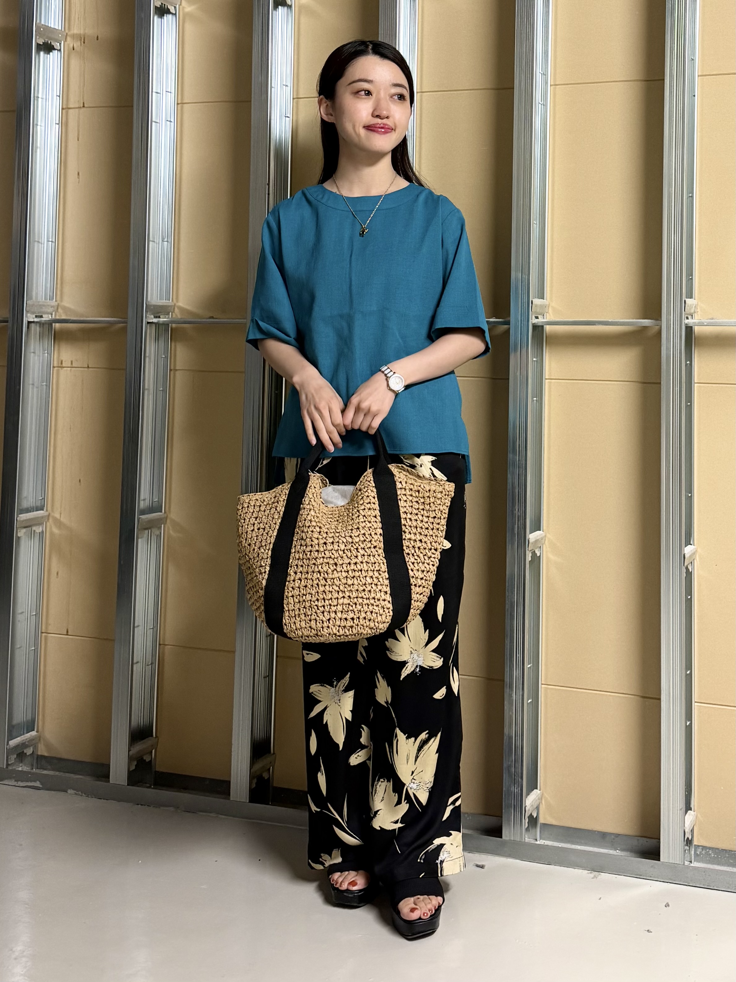 sahoさんの「THE SHOP TK｜【M-XL/二の腕カバー】さらり麻調メッシュ5分袖ブラウス」を使ったコーディネート