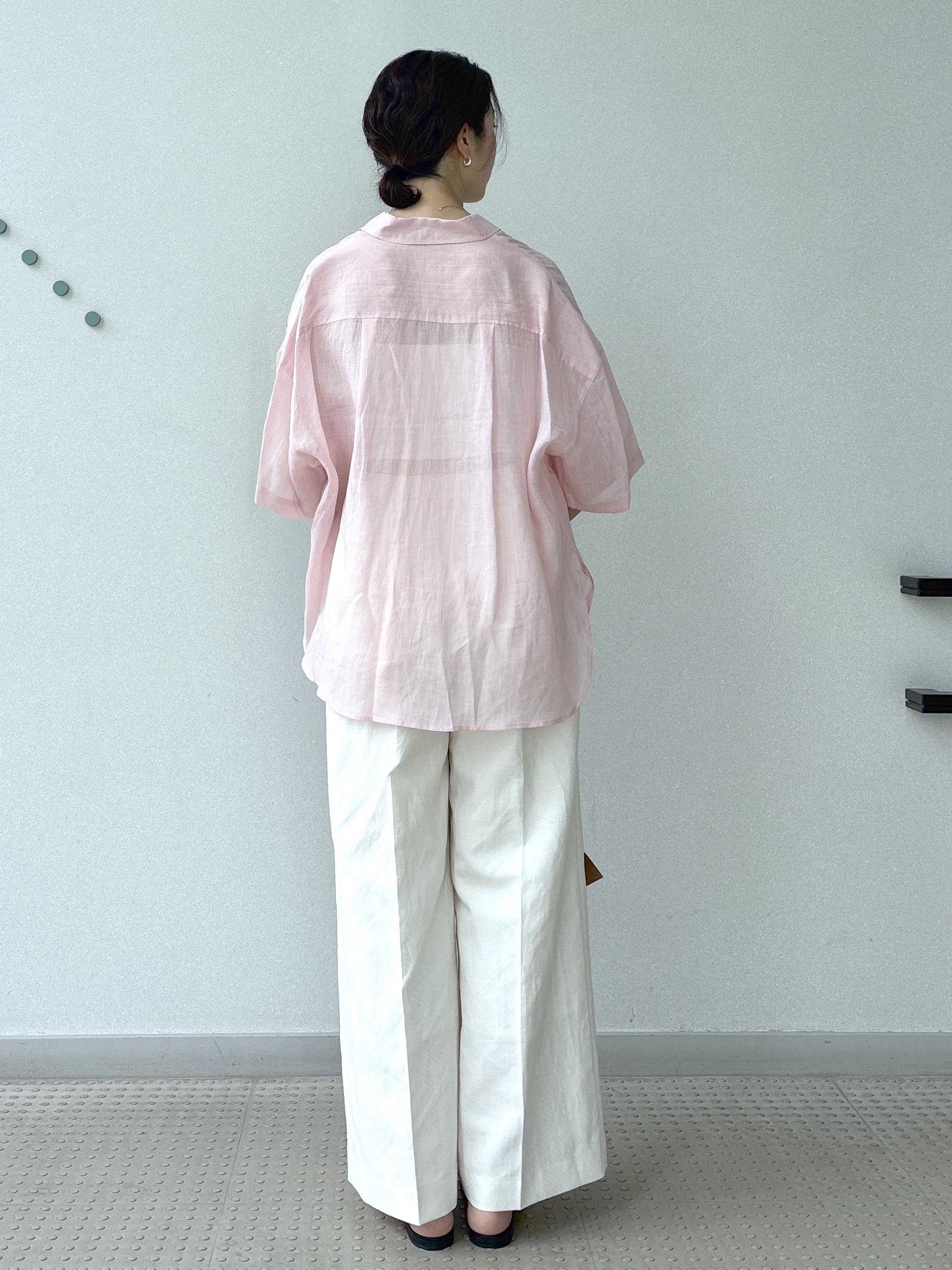 saitoさんの「DRESSTERIOR｜ピュアラミー シャツ」を使ったコーディネート