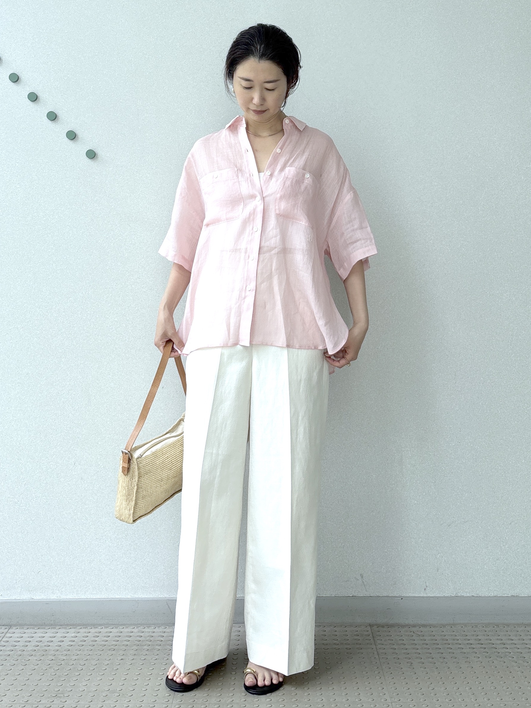 saitoさんの「DRESSTERIOR｜ピュアラミー シャツ」を使ったコーディネート