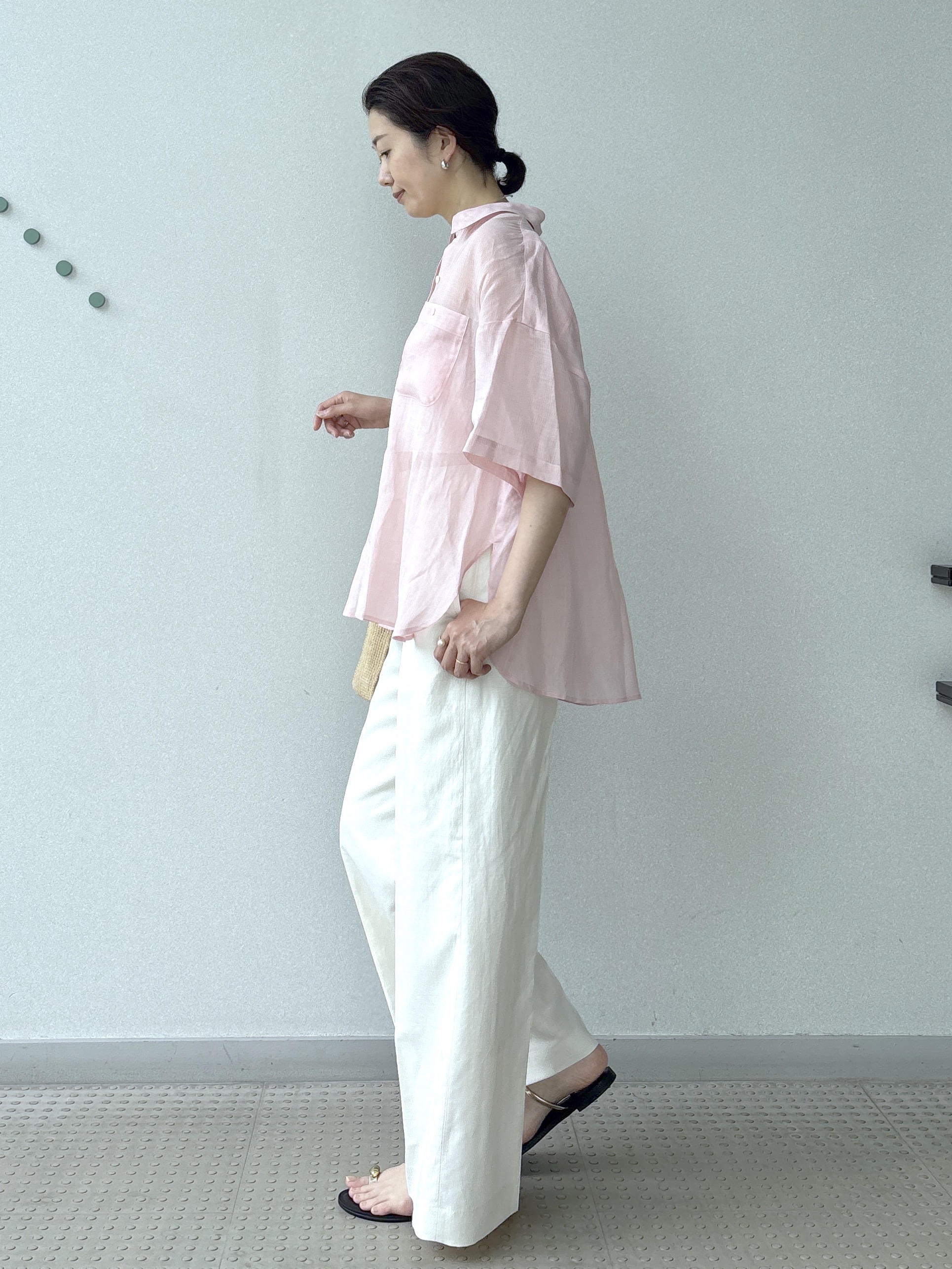 saitoさんの「DRESSTERIOR｜ピュアラミー シャツ」を使ったコーディネート