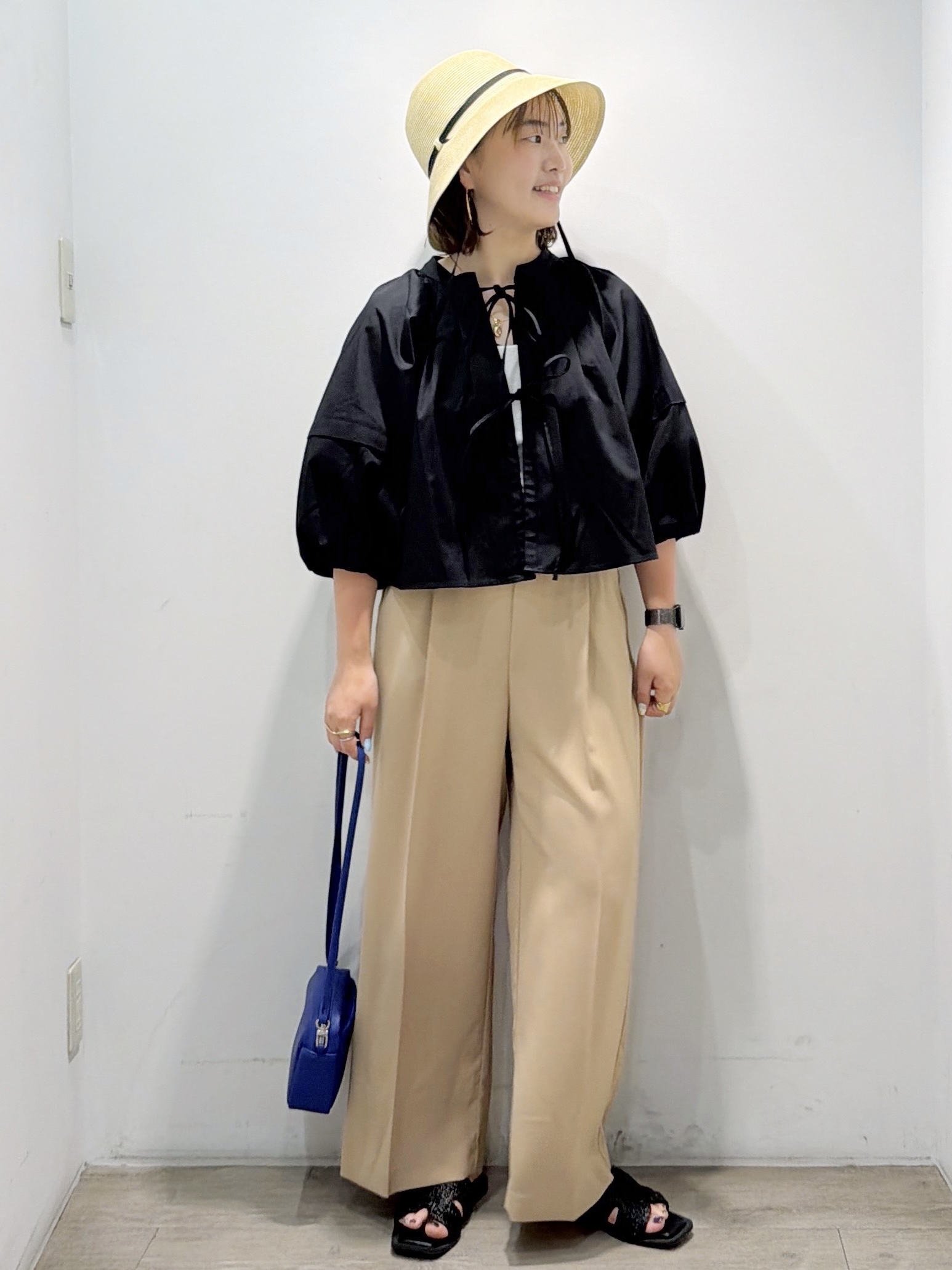 sumicaさんの「OPAQUE.CLIP｜ボリュームスリーブ前リボンブラウス【洗濯機OK】」を使ったコーディネート