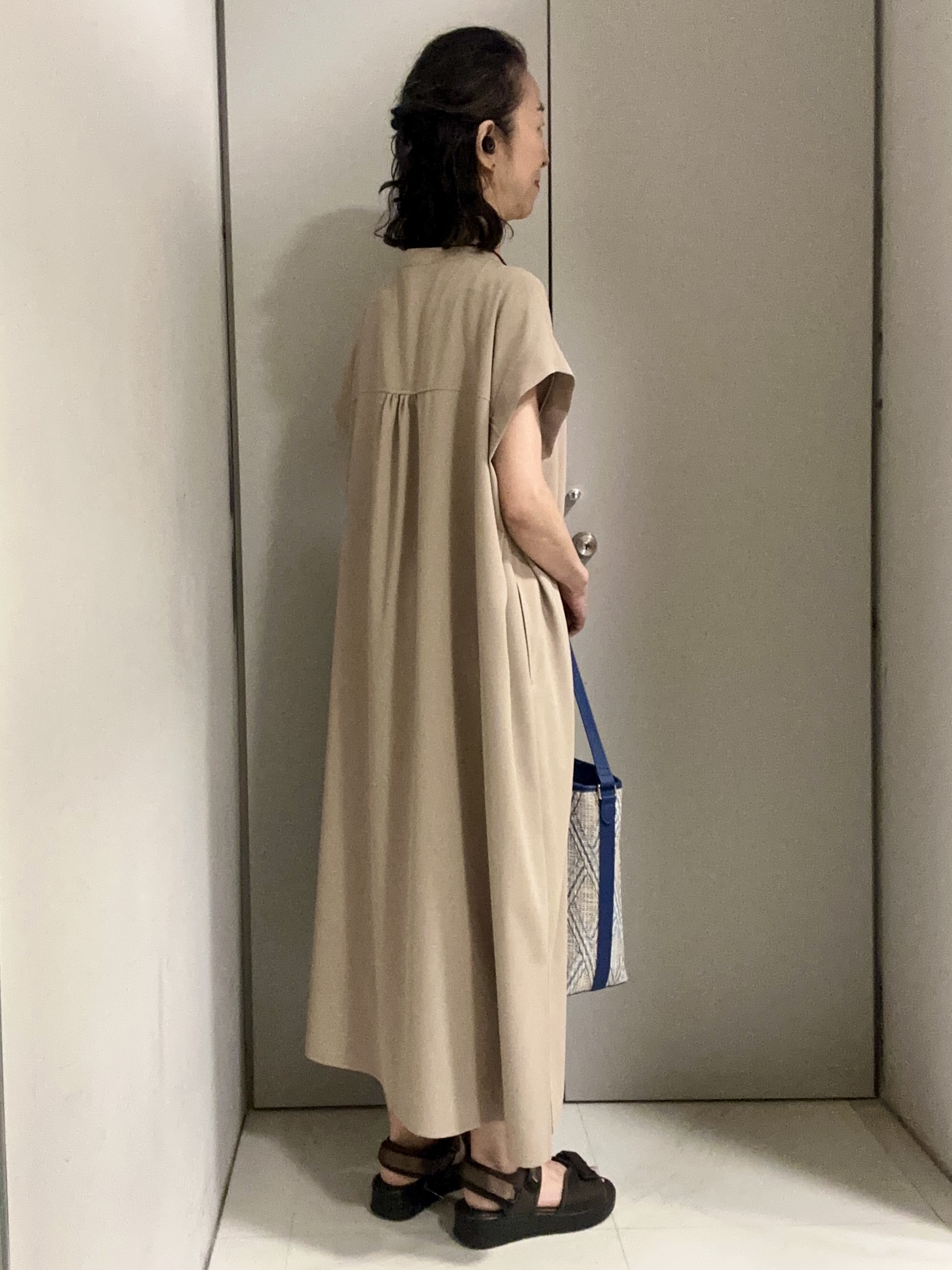 Kouさんの「Reflect｜すっきり見えバンドカラーシャツワンピース」を使ったコーディネート
