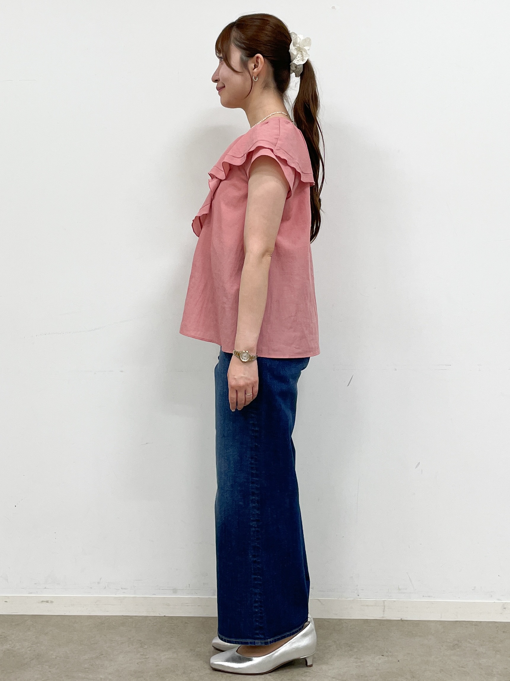 mikikoさんの「Reflect｜【通気性あり／涼しい／マシンウォッシャブル】フリルブラウス」を使ったコーディネート