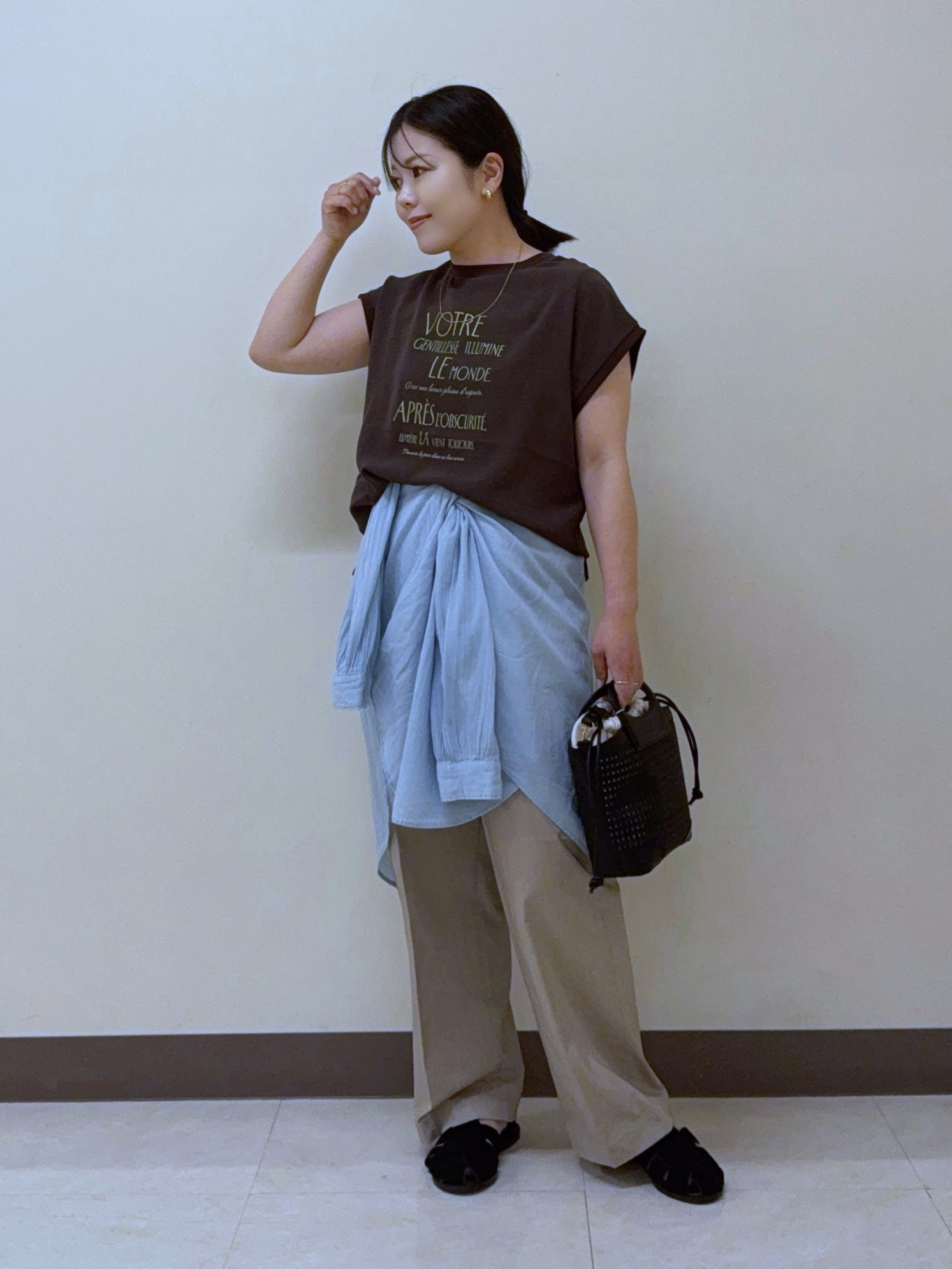 chさんの「THE SHOP TK｜【ひんやりさらさら】軽やかに着られる プリントTシャツ」を使ったコーディネート