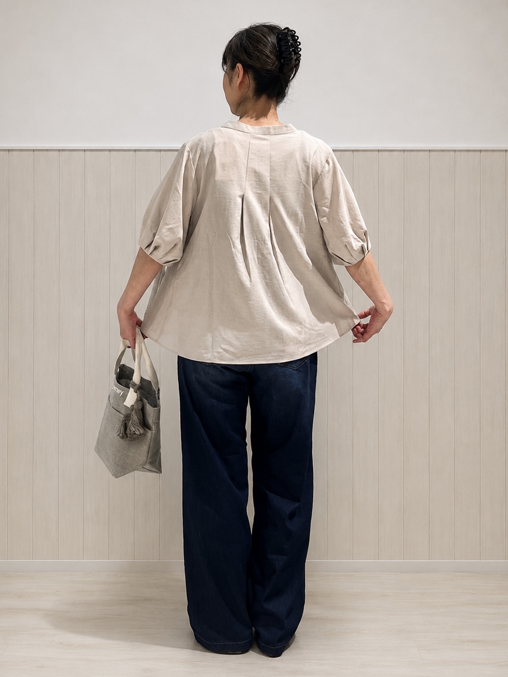 まつみさんの「SHOO･LA･RUE｜【高レビュー/洗濯後しわになりにくい/インせず着られる】自然に体型カバー 麻調ペプラムブラウス」を使ったコーディネート