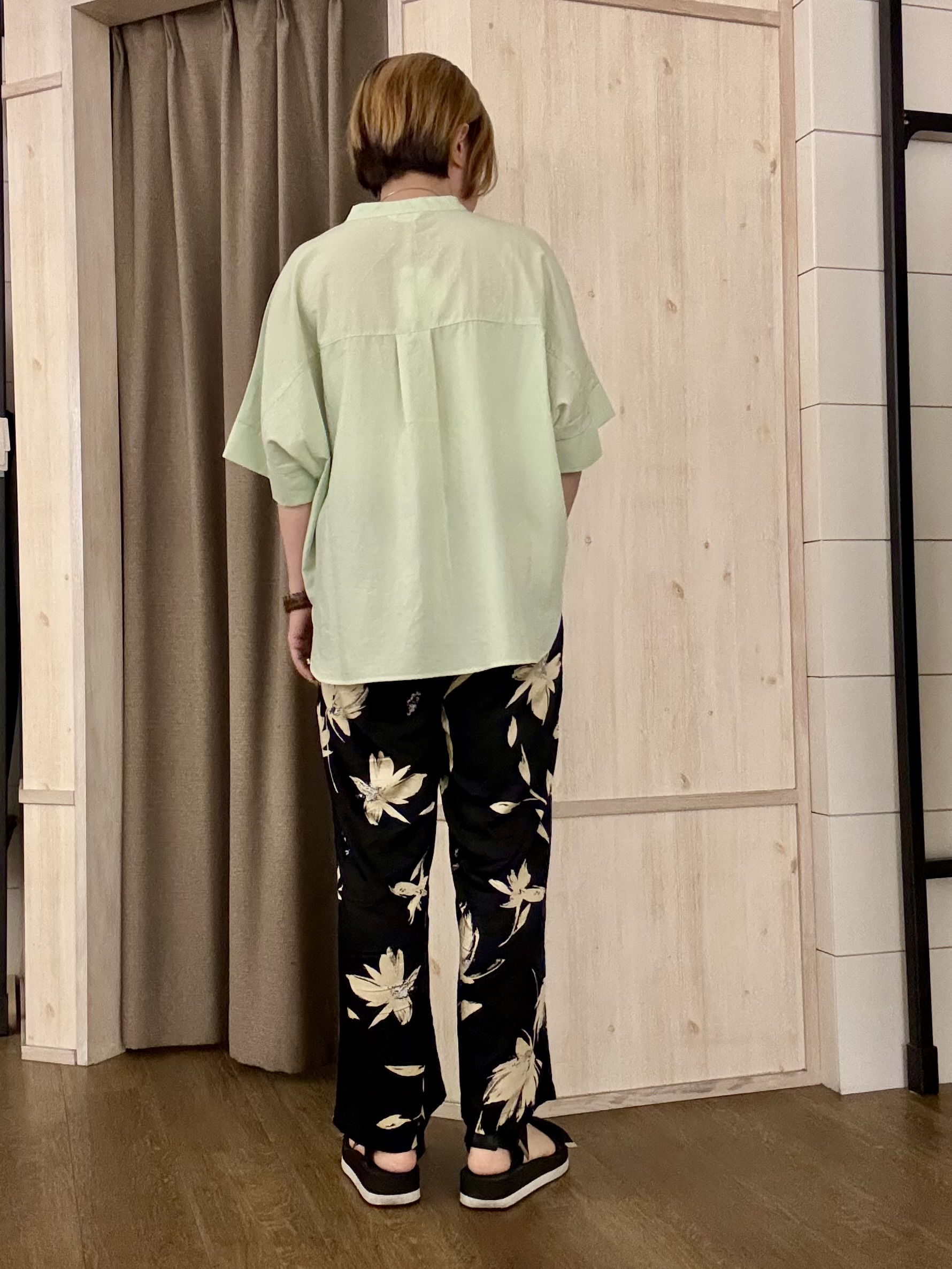 aiさんの「THE SHOP TK｜【高レビュー/体型カバー】さらっと快適 ドルマン5分袖ブラウス」を使ったコーディネート