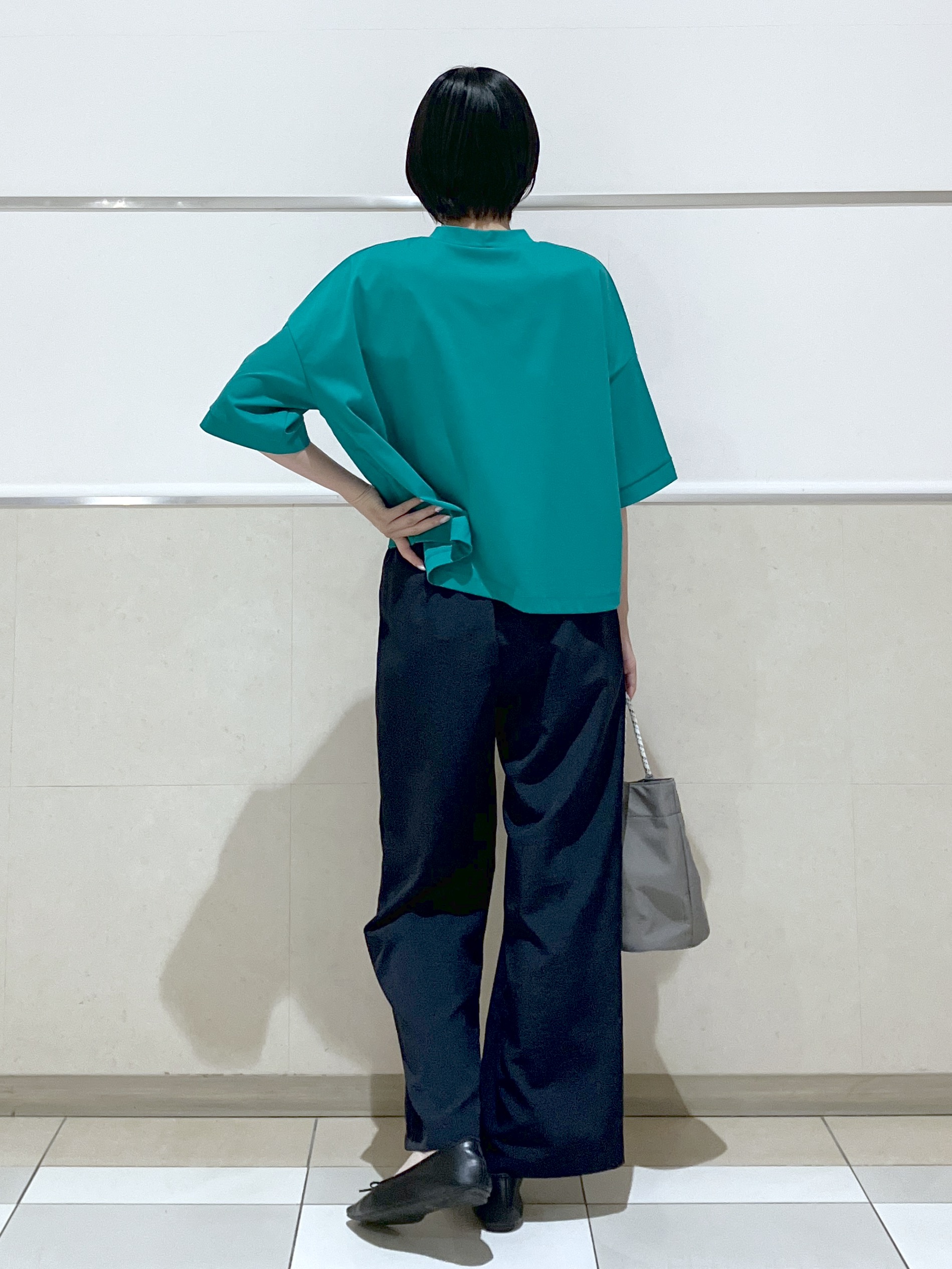 eriko さんの「Dessin｜【新色追加/体型カバー】美光沢カットソーボクシーシルエット」を使ったコーディネート